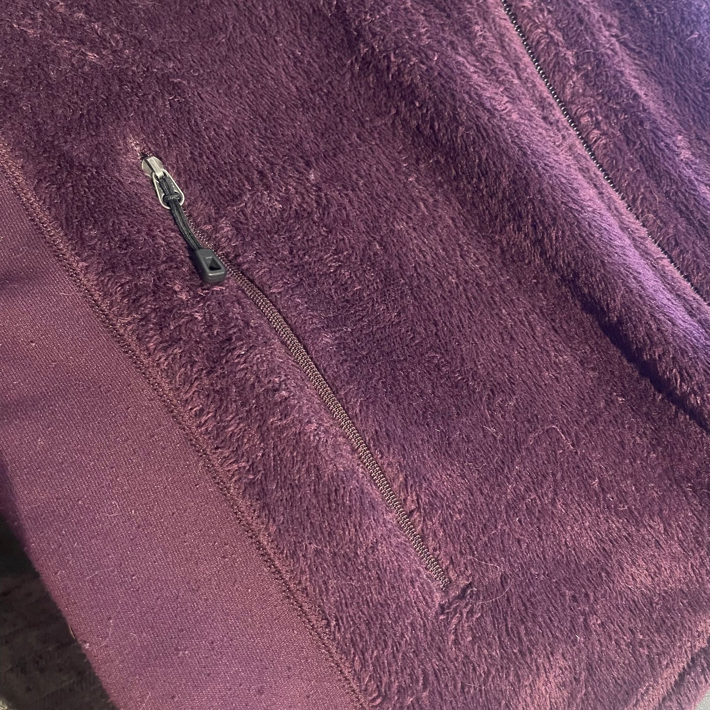 Patagonia R1 Fleece Jacke (M Damen) Pile /Teddy Aubergine lila
