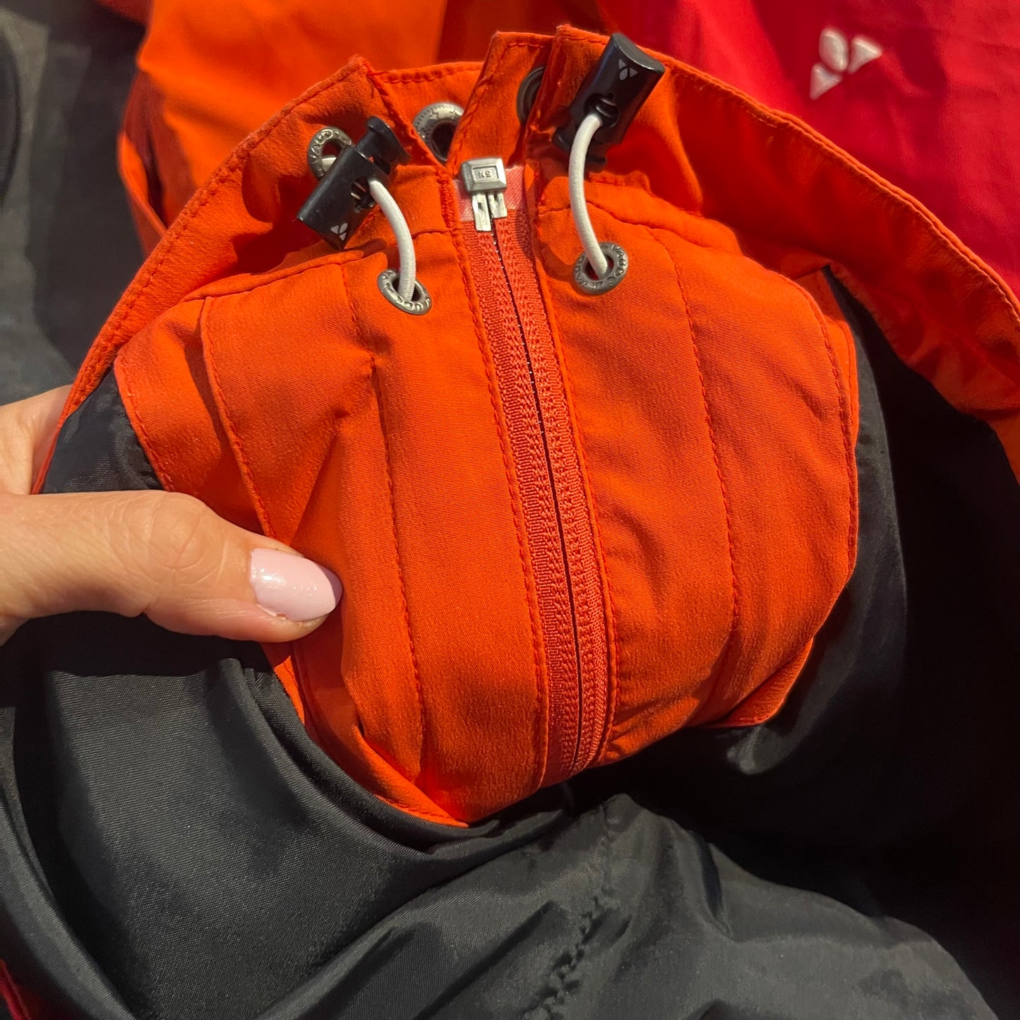 Regen Jacke von Vaude (M Damen) korallenrot Hardshell