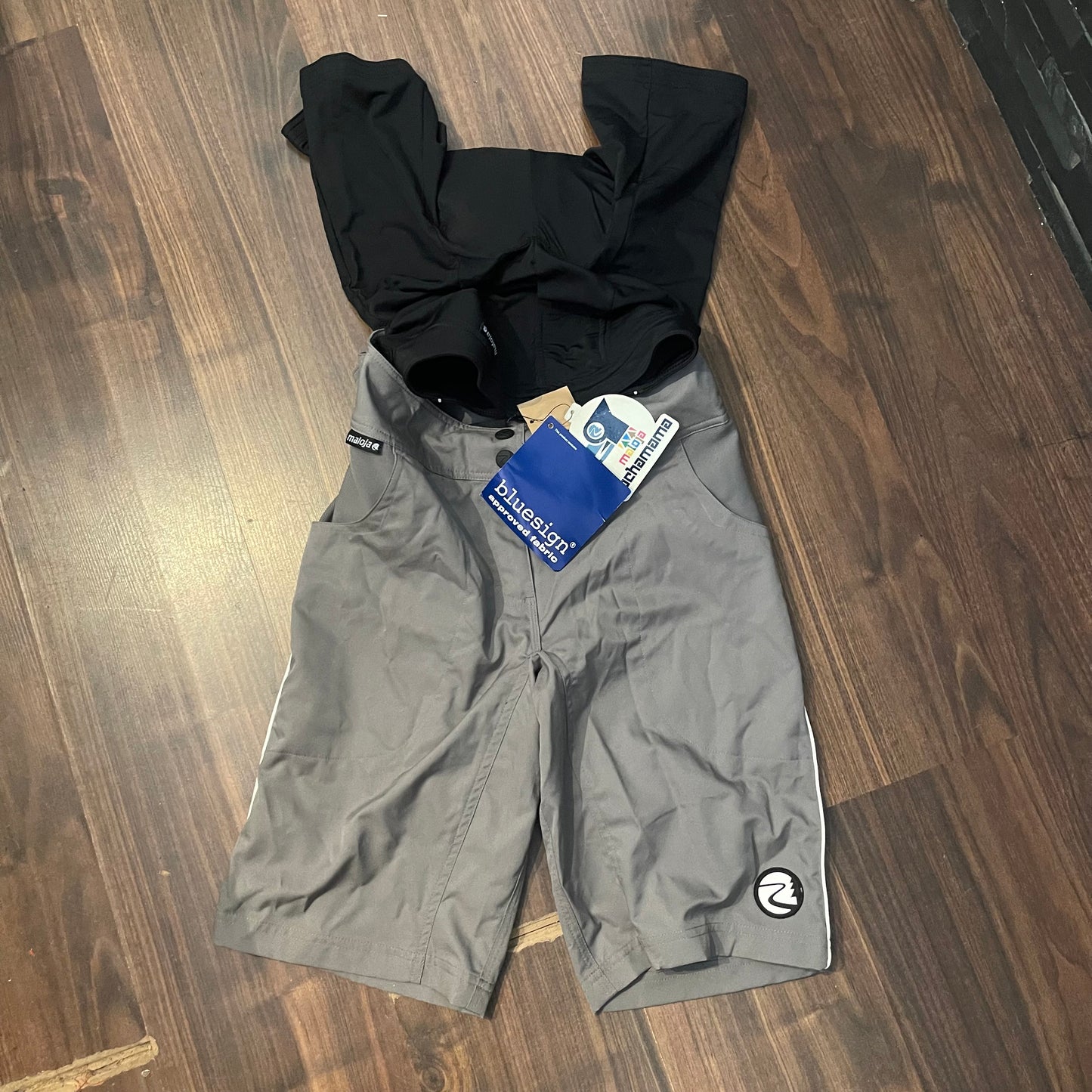 2in1 MTB Radshorts von Maloja (M Damen) grau innen gepolstert