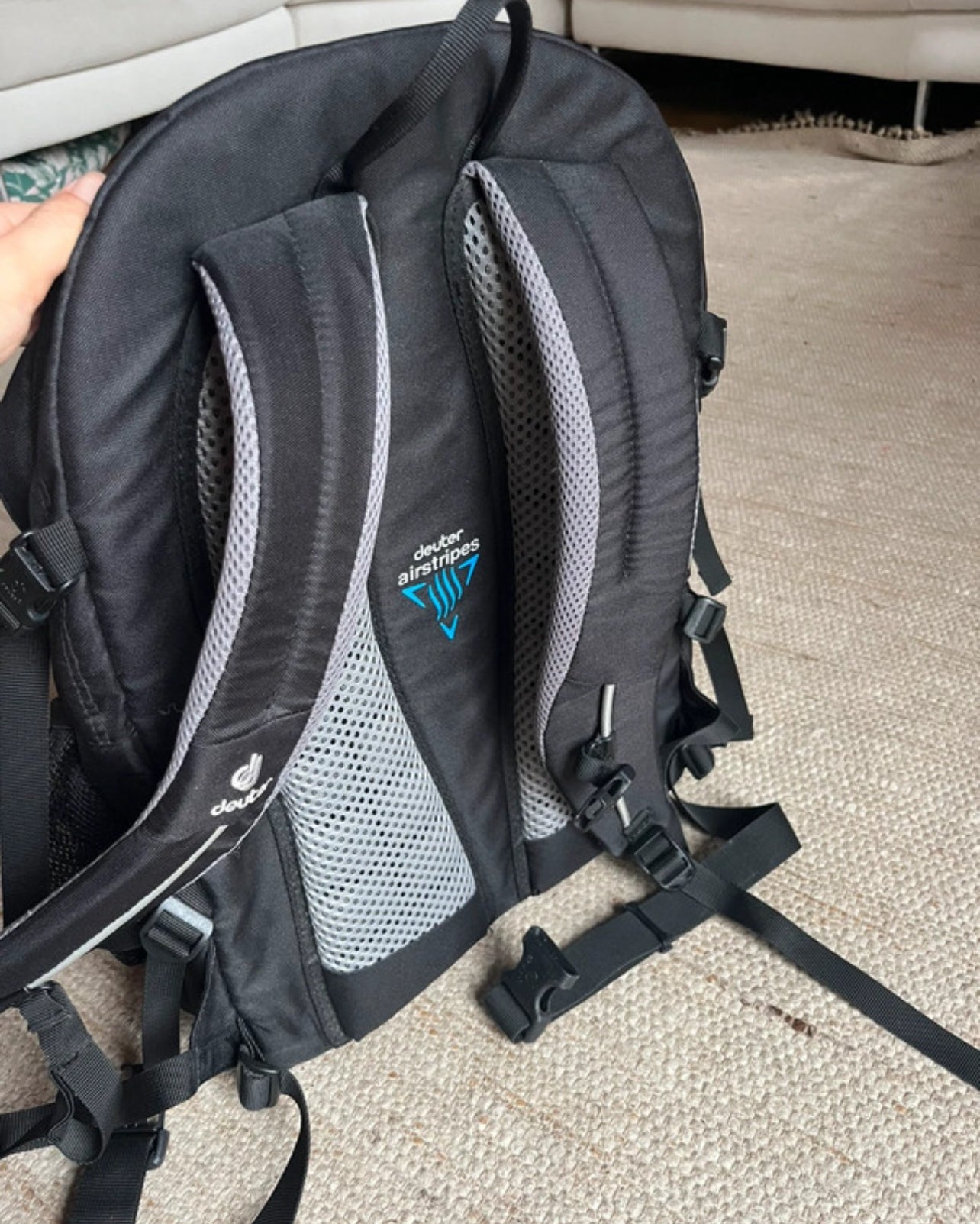 Rucksack von Deuter Gigant Airstripes schwarz braun