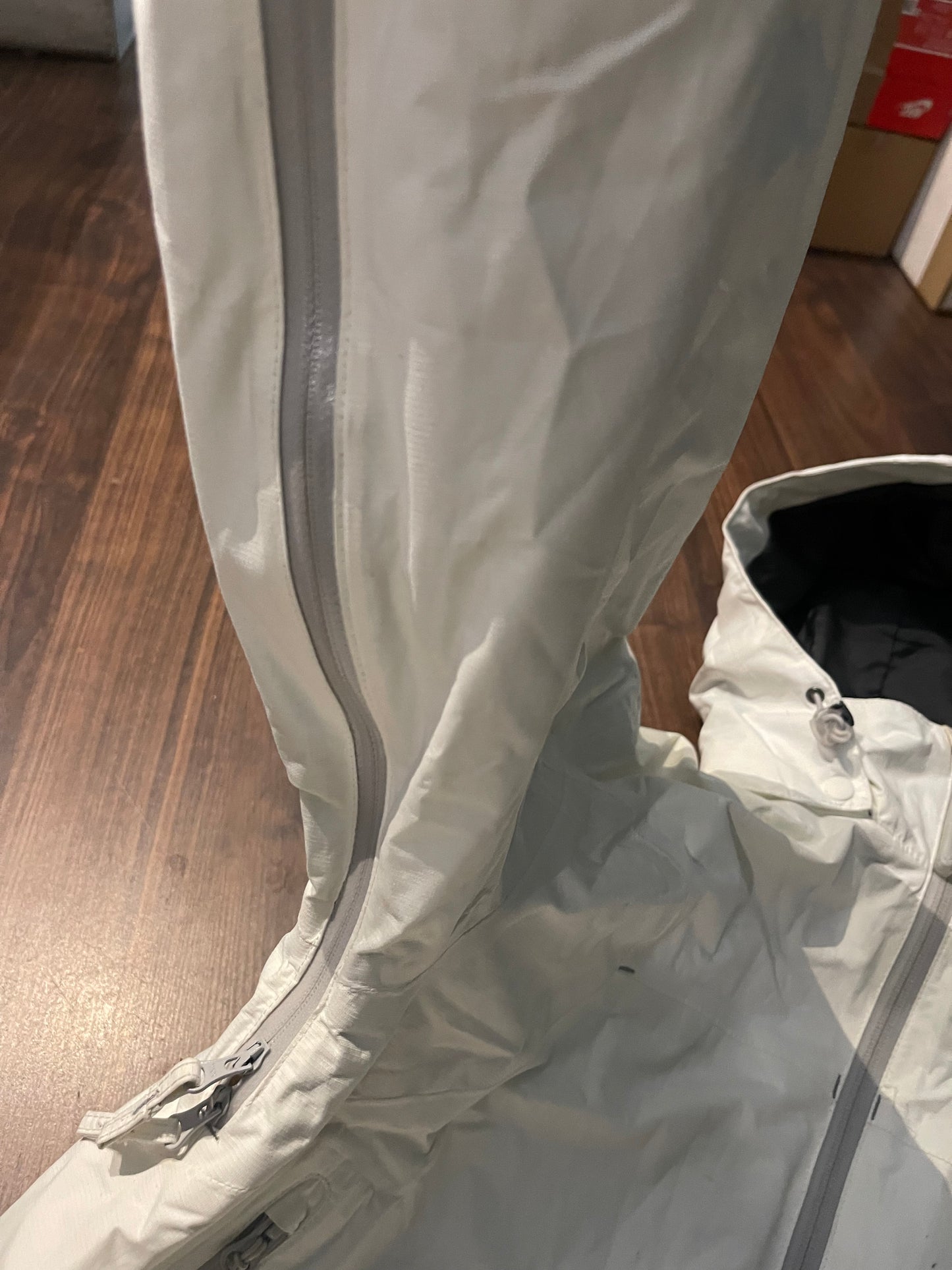 Regen Jacke von Salewa (M Damen) wasser-, winddicht weiß