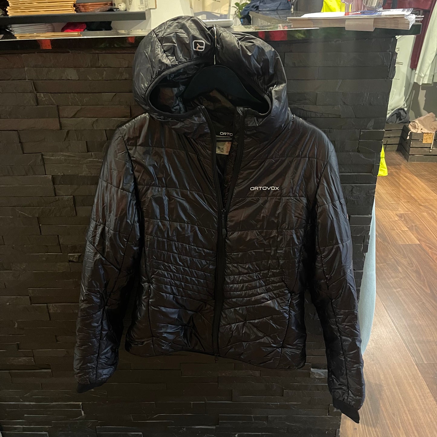 Kapuzen Jacke von Ortovox (L Damen) Swisswool schwarz