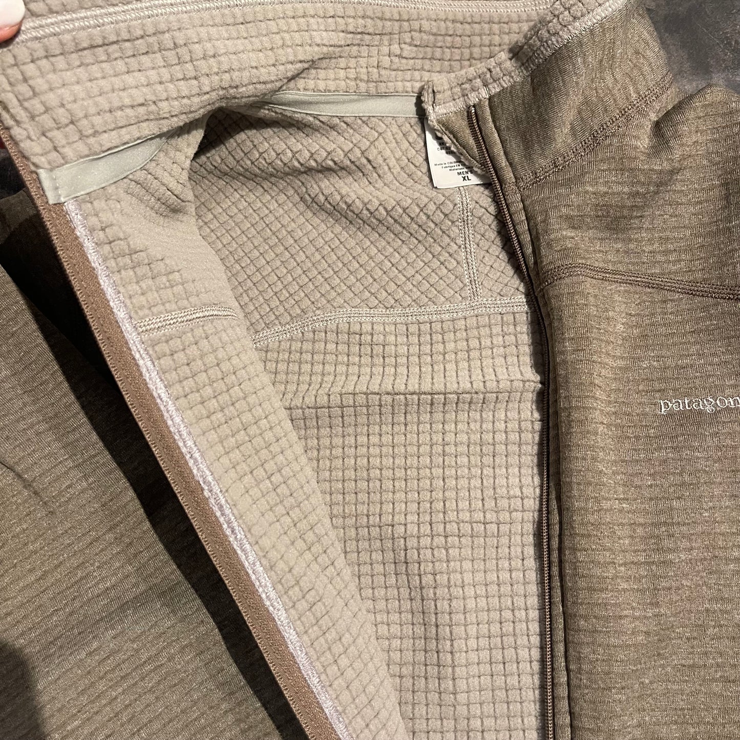Patagonia Fleece Jacke R1® Polartec (XL Herren) beige-grau