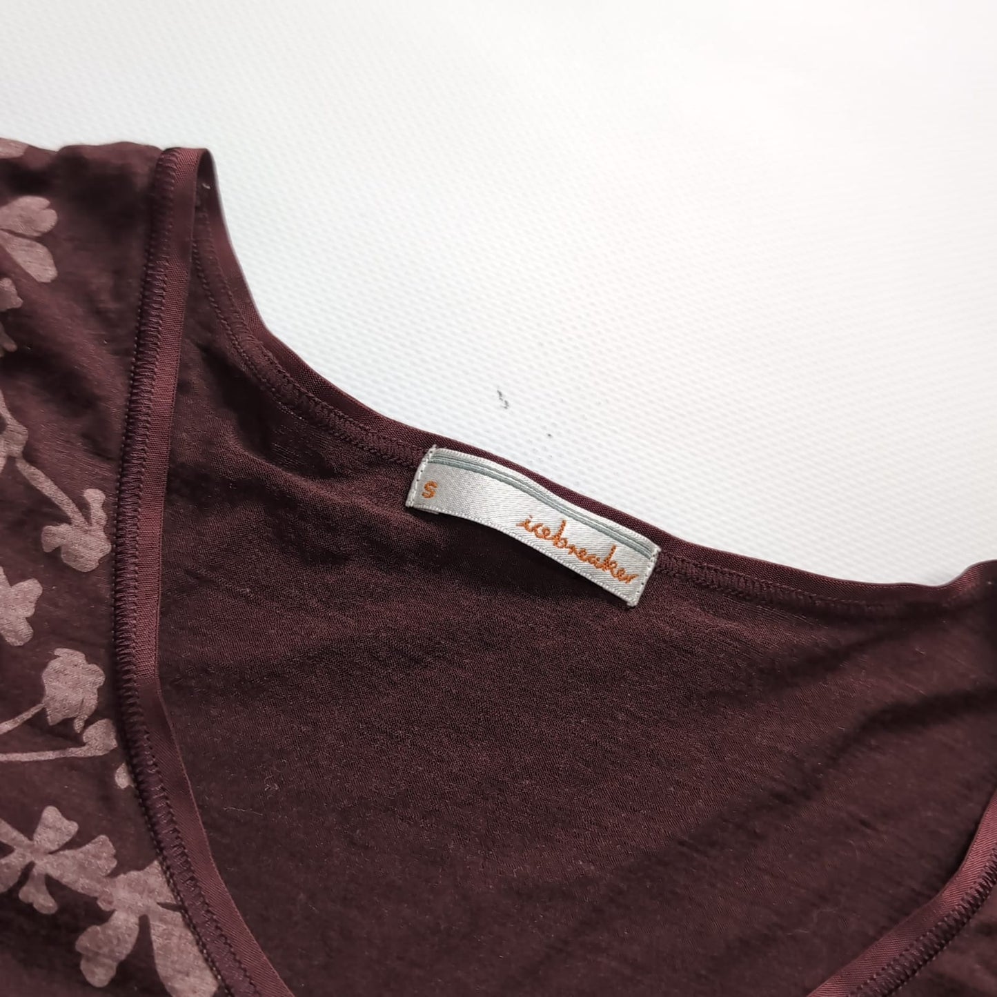 Merino Longsleeve von Icebreaker (S Damen) rot-braun mit Blume