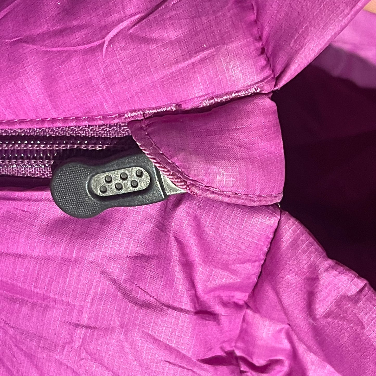 Patagonia Daunen Jacke (XS Damen) wasserabweisend Kapuze Magenta lila