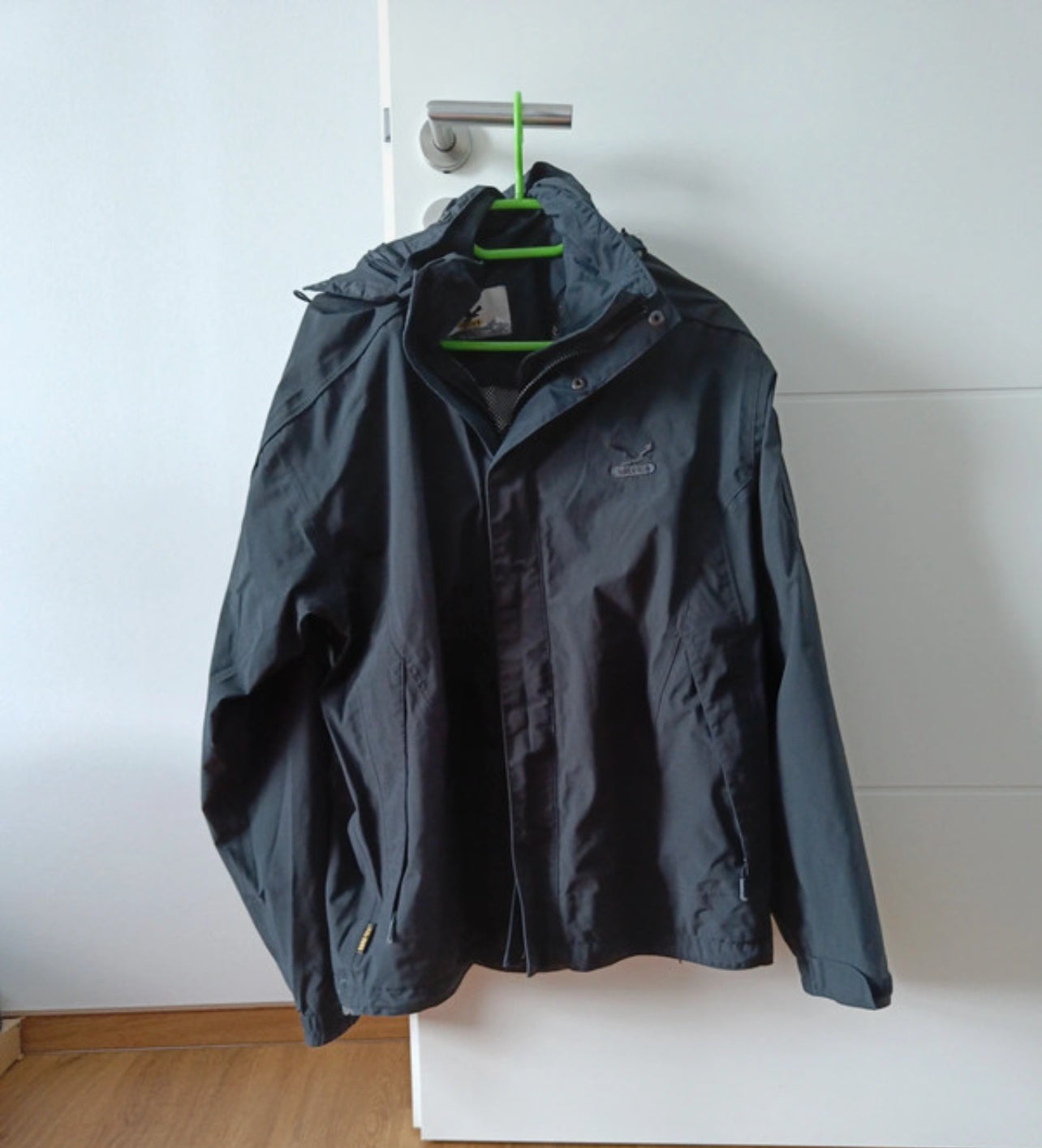 Regen Jacke von Salewa (M Herren) Goretex wasser-, winddicht schwarz