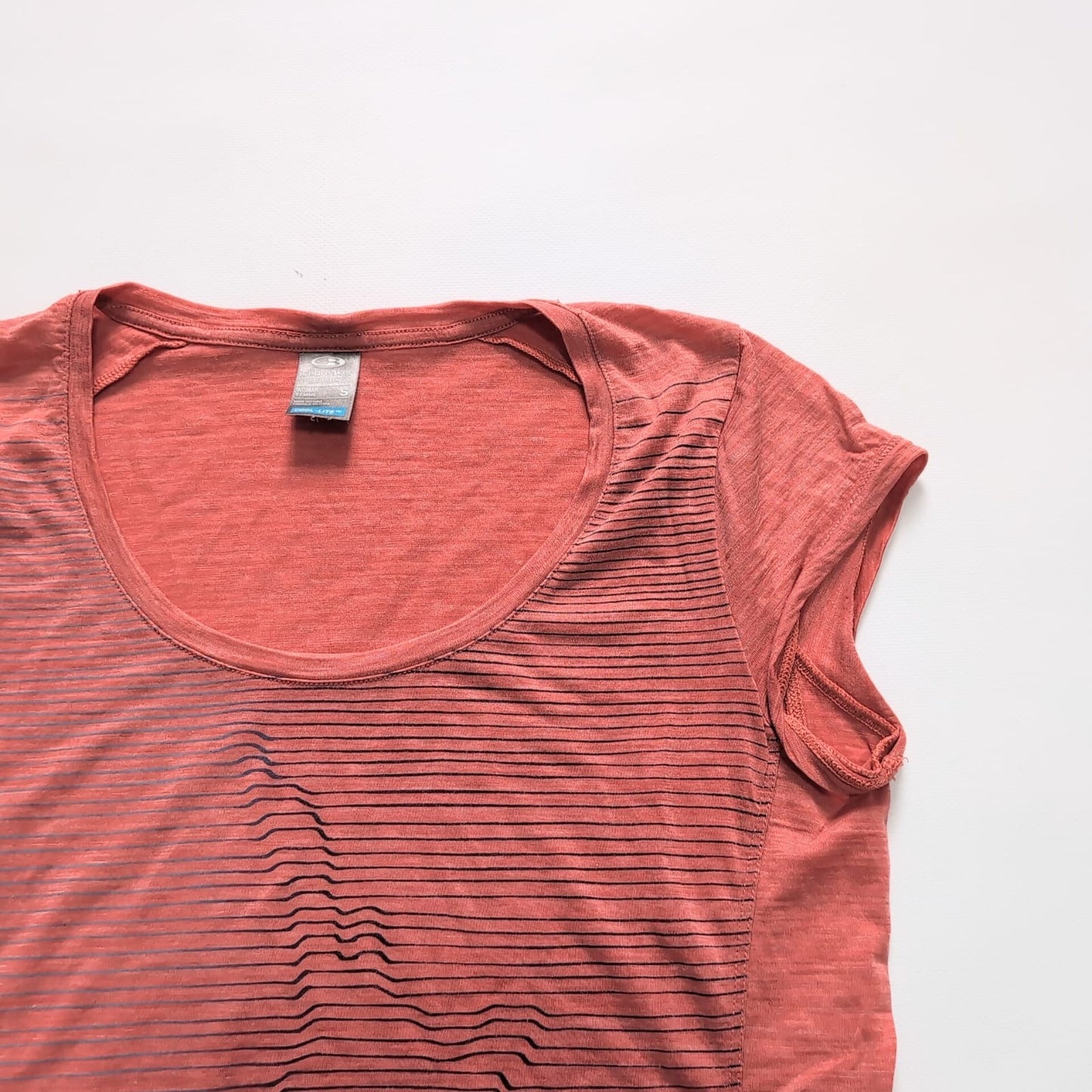 Merino T-Shirt von Icebreaker (S Damen ) korallenrot mit Print New Zealand