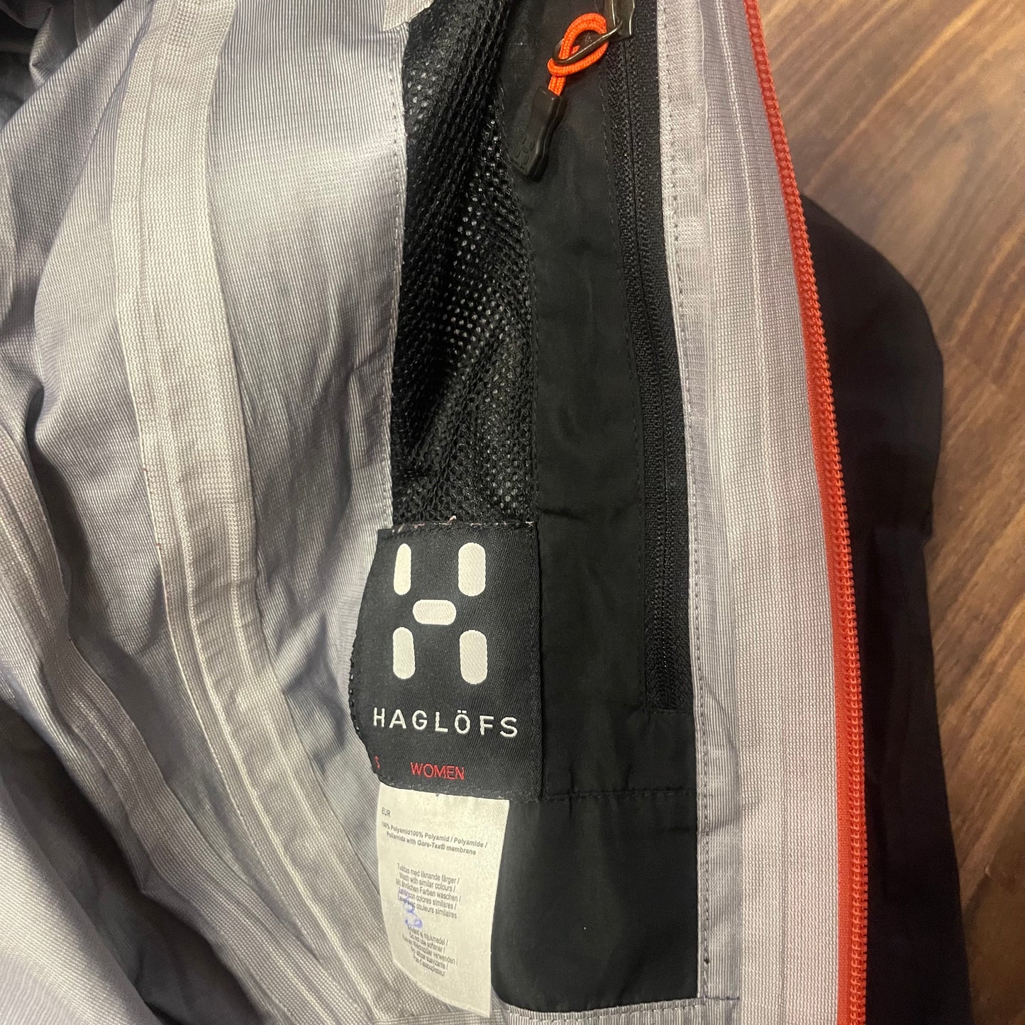 Dünne Hardshell Jacke von Haglöfs (S Damen) Goretex schwarz