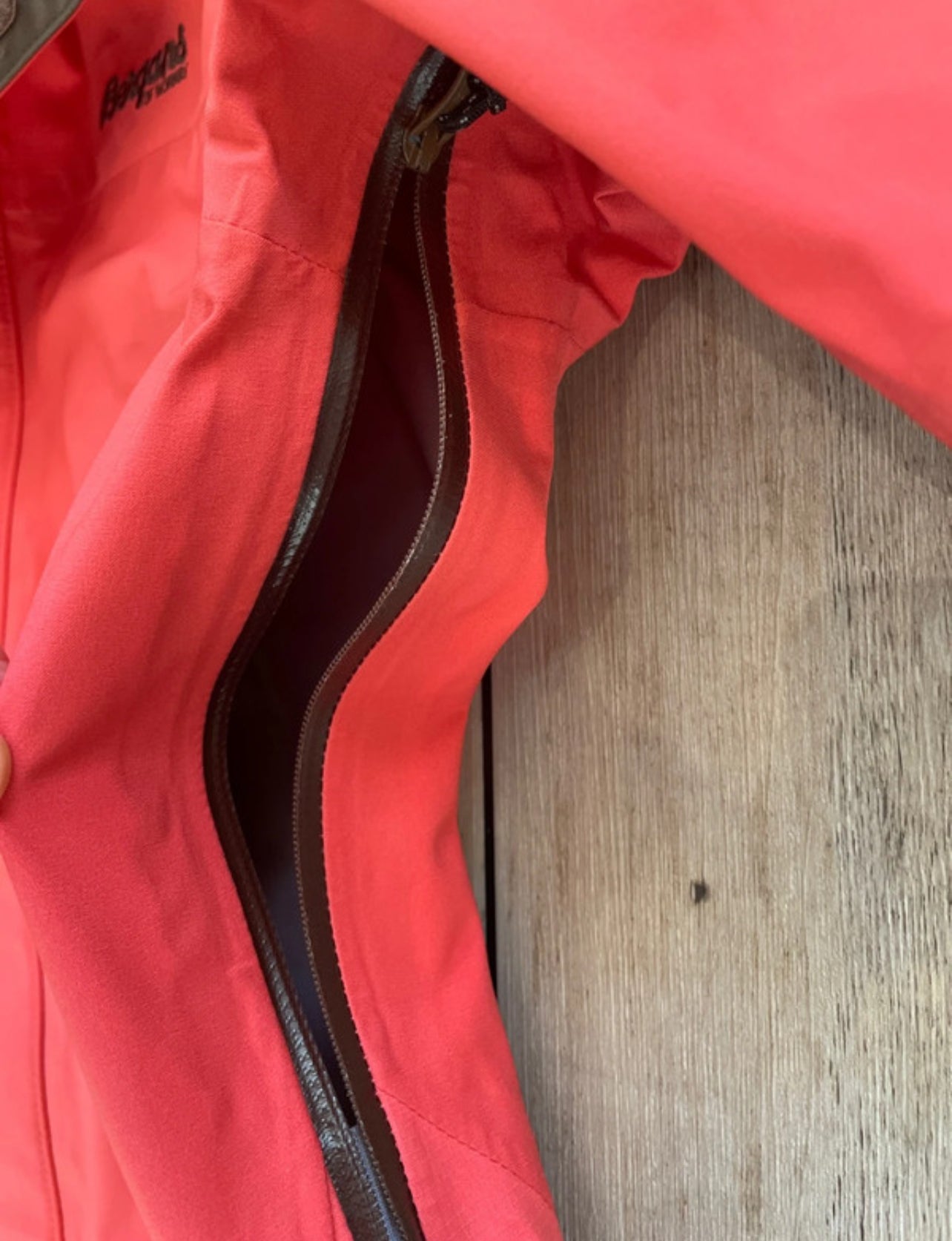 Wasserdichte Jacke von Bergans of Norway (M Herren /L Damen) aprikot