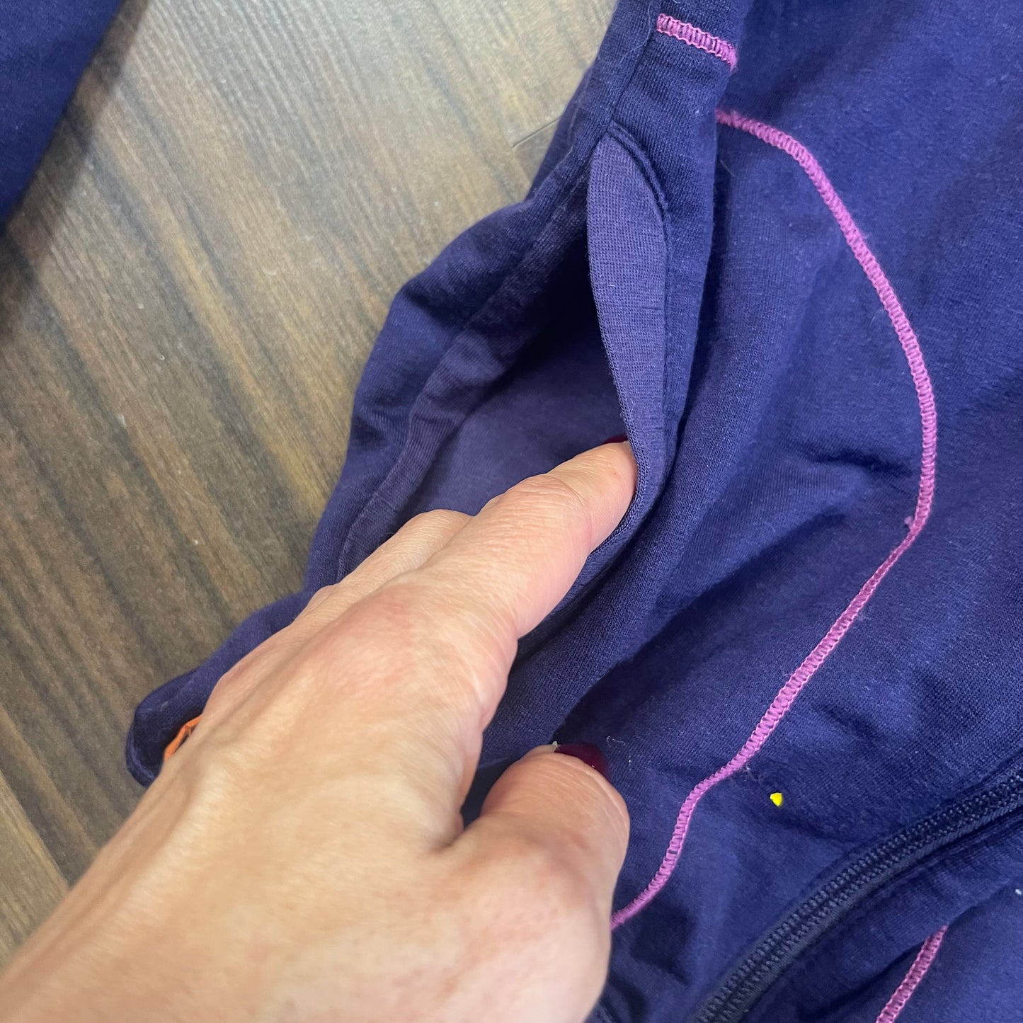 Merino Jacke von Icebreaker (Kinder 136-146) lila mit Kapuze