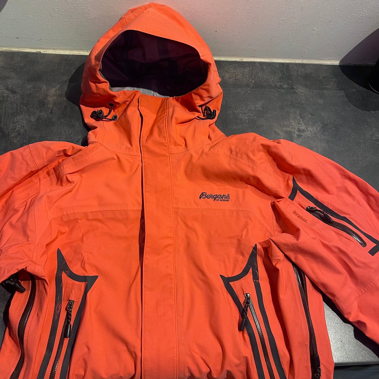 Wasserdichte Jacke von Bergans of Norway (M Herren /L Damen) aprikot