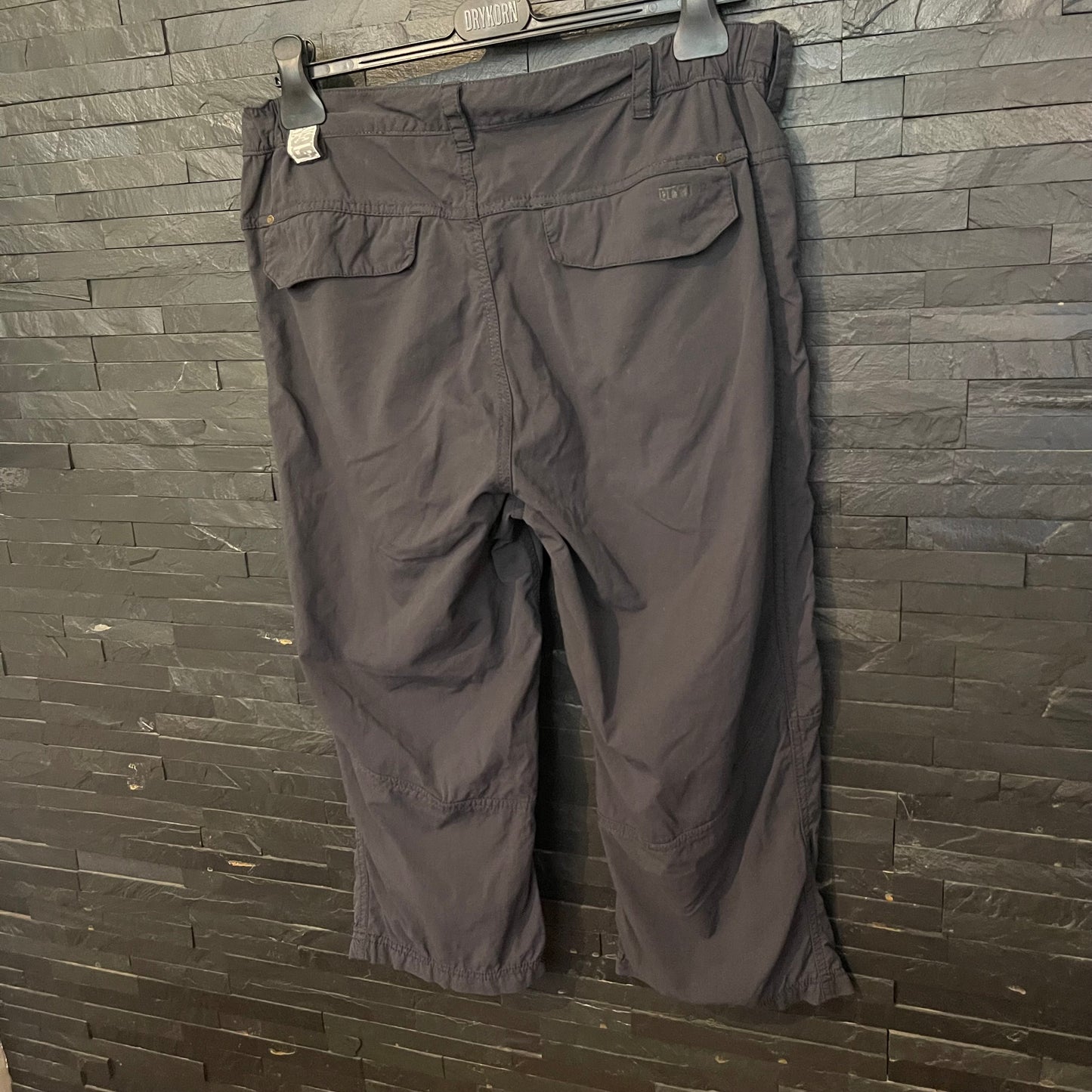 Kurze Hose von Salewa (L /XL Herren) technische Shorts dunkelgrau