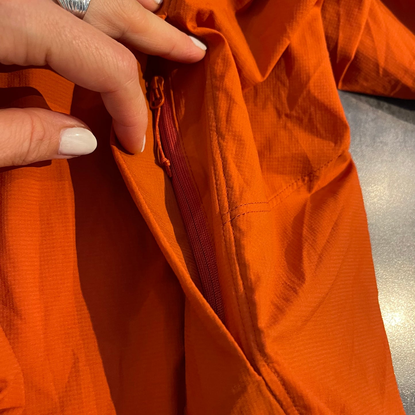 Jacke von Arcteryx (S Herren) Windstopper mit Kapuze orange