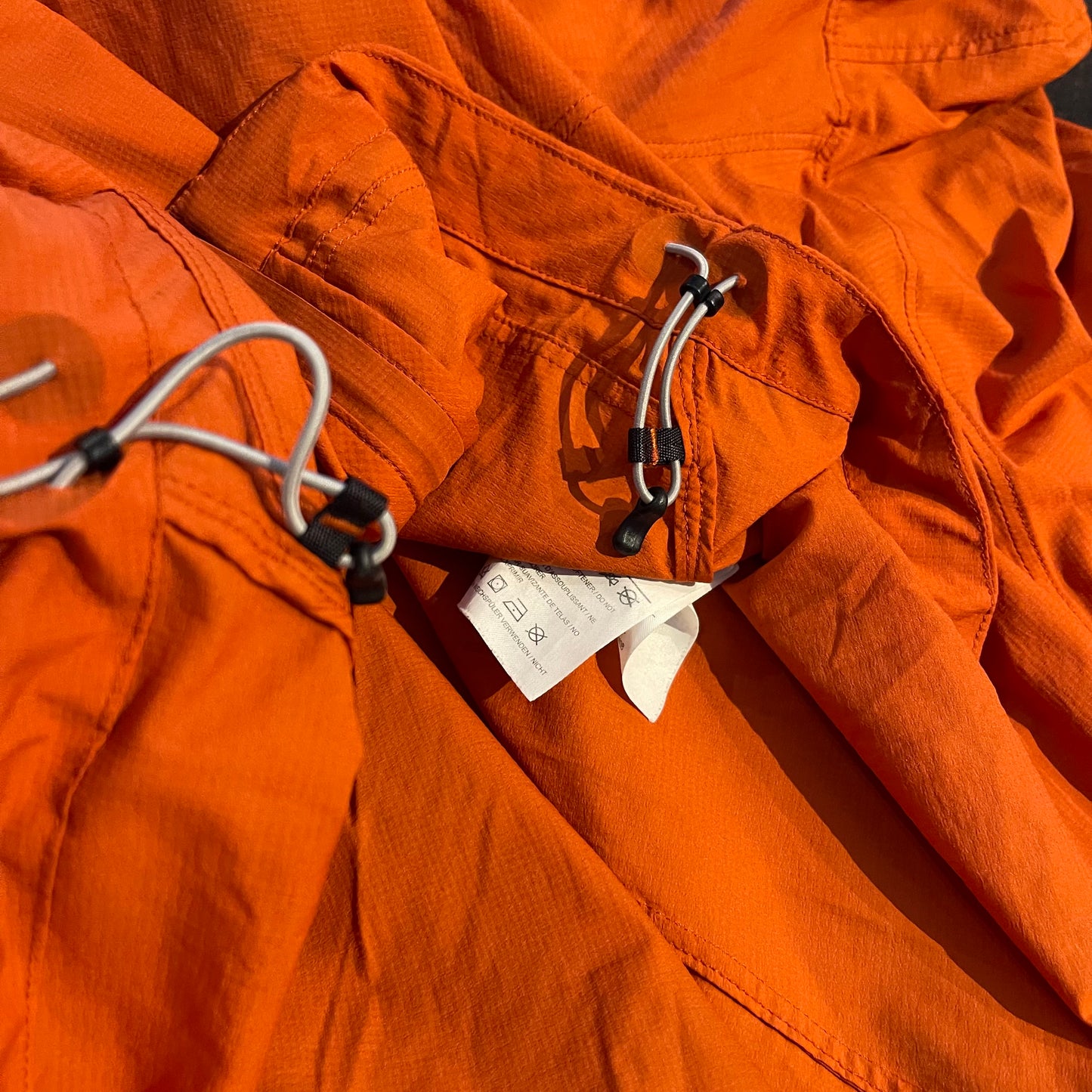 Jacke von Arcteryx (S Herren) Windstopper mit Kapuze orange