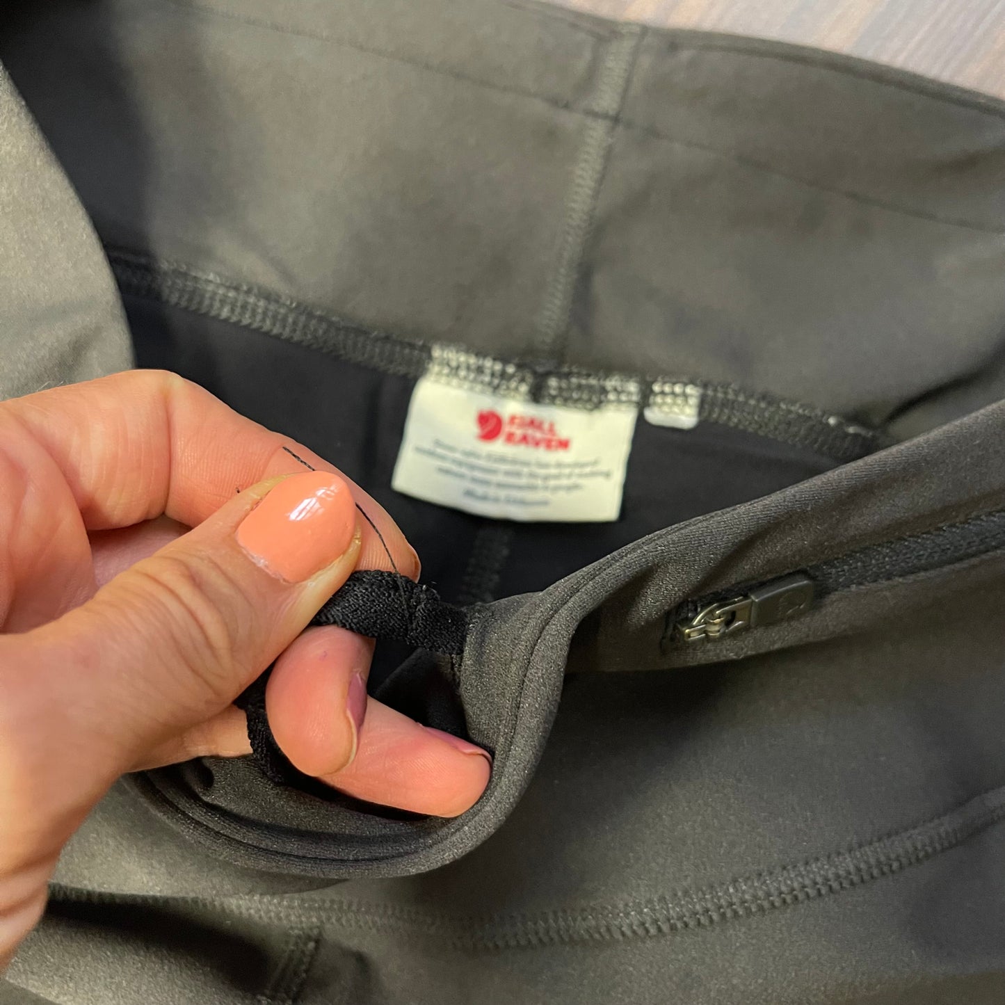 Elastische Hose von Fjällräven (L / 40 Damen) Trail Tights graphit und dunkelblau