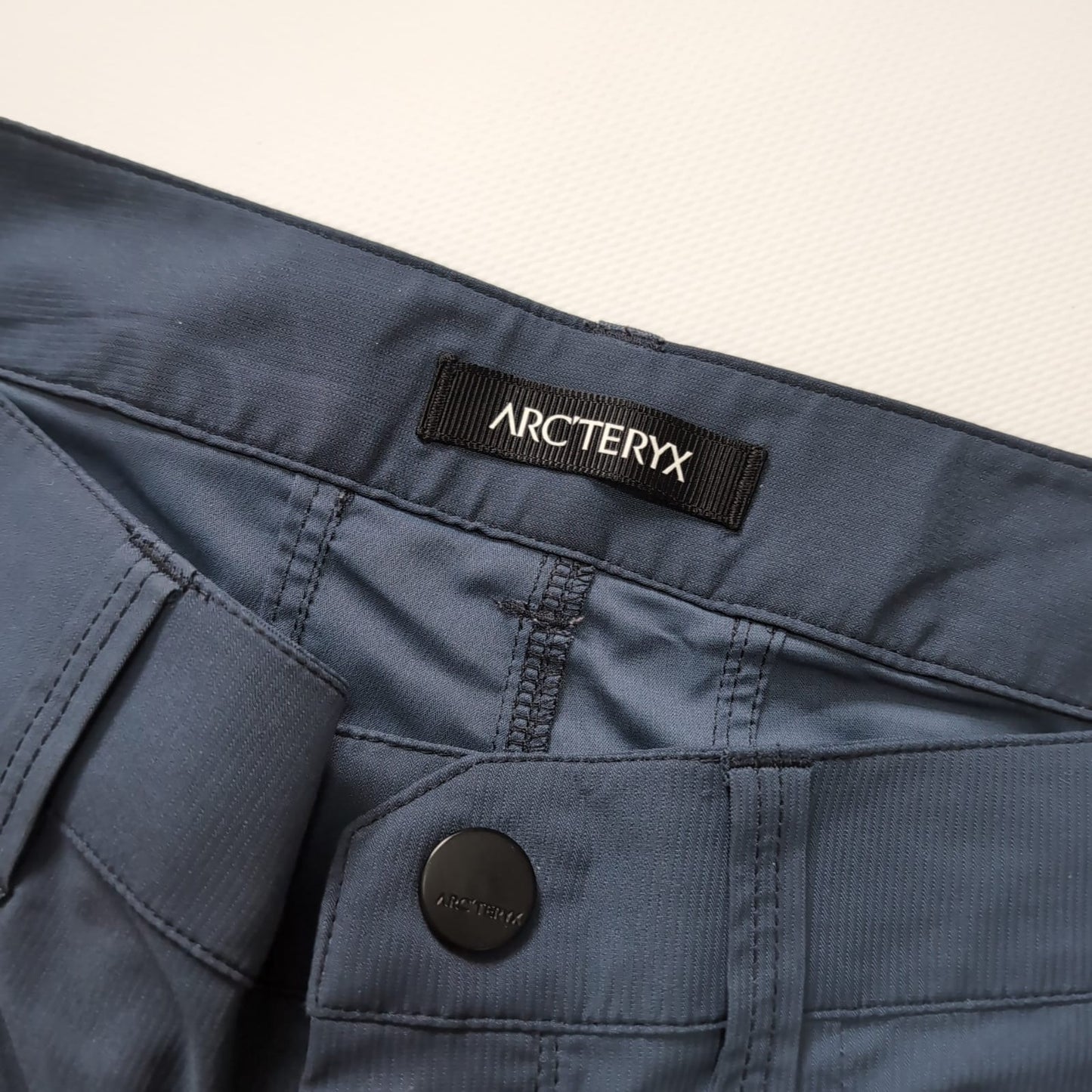 Ultraleichte Wander Hose von Arcteryx (S Damen) grau