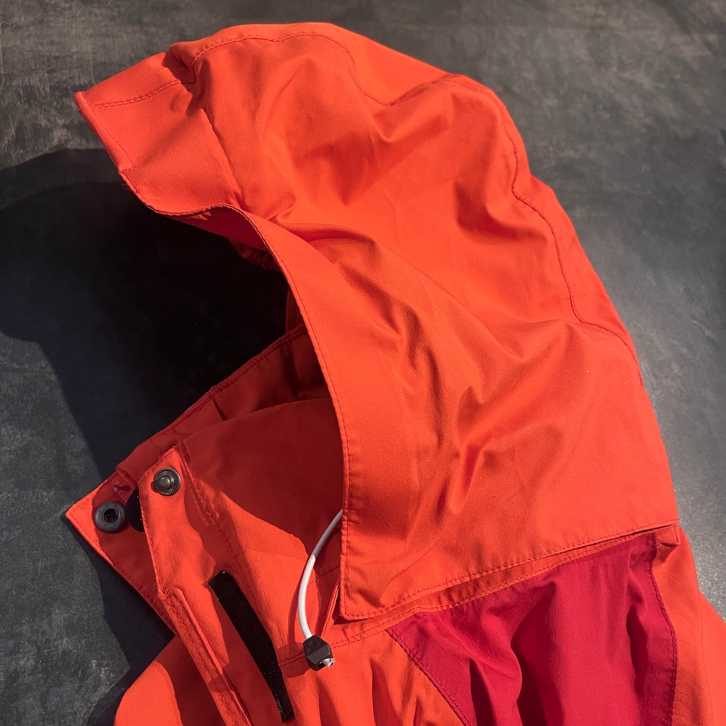 Regen Jacke von Vaude (M Damen) korallenrot Hardshell