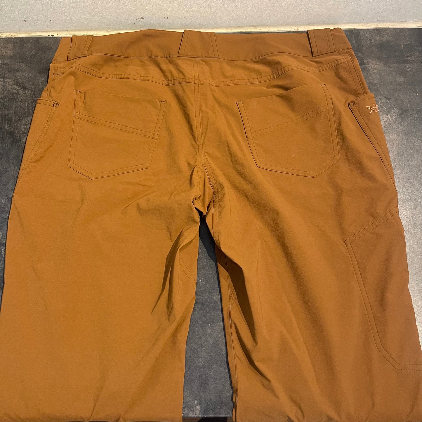 Leichte Wander Hose von Arcteryx (XL Damen) Ocker braun