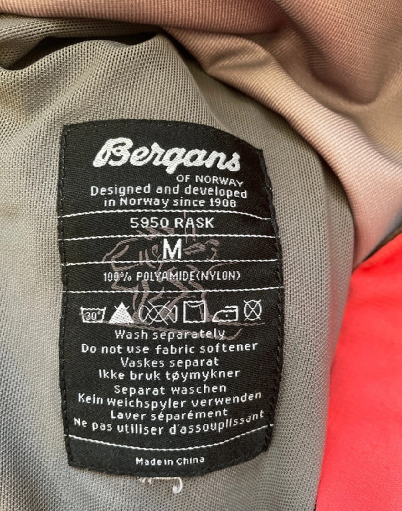 Wasserdichte Jacke von Bergans of Norway (M Herren /L Damen) aprikot