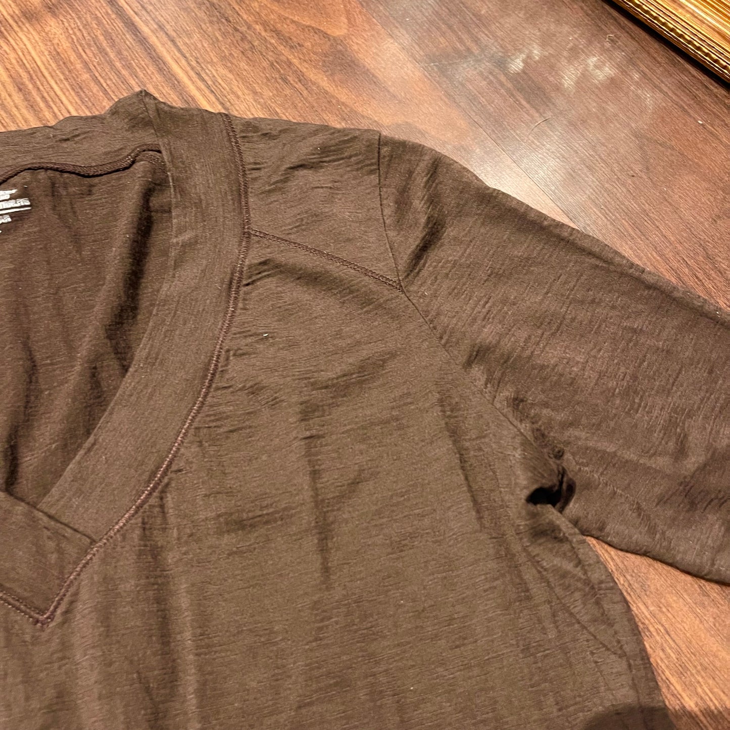 Longsleeve Icebreaker Merino (L Damen) braun mit Blume Ärmel 2/3