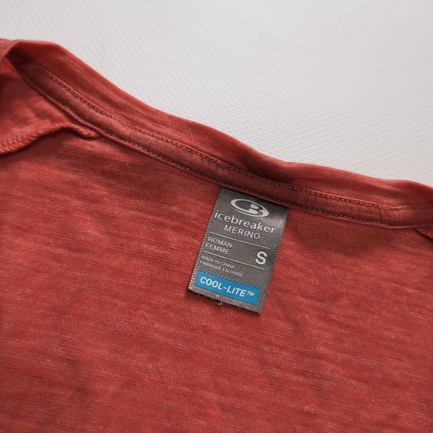 Merino T-Shirt von Icebreaker (S Damen ) korallenrot mit Print New Zealand