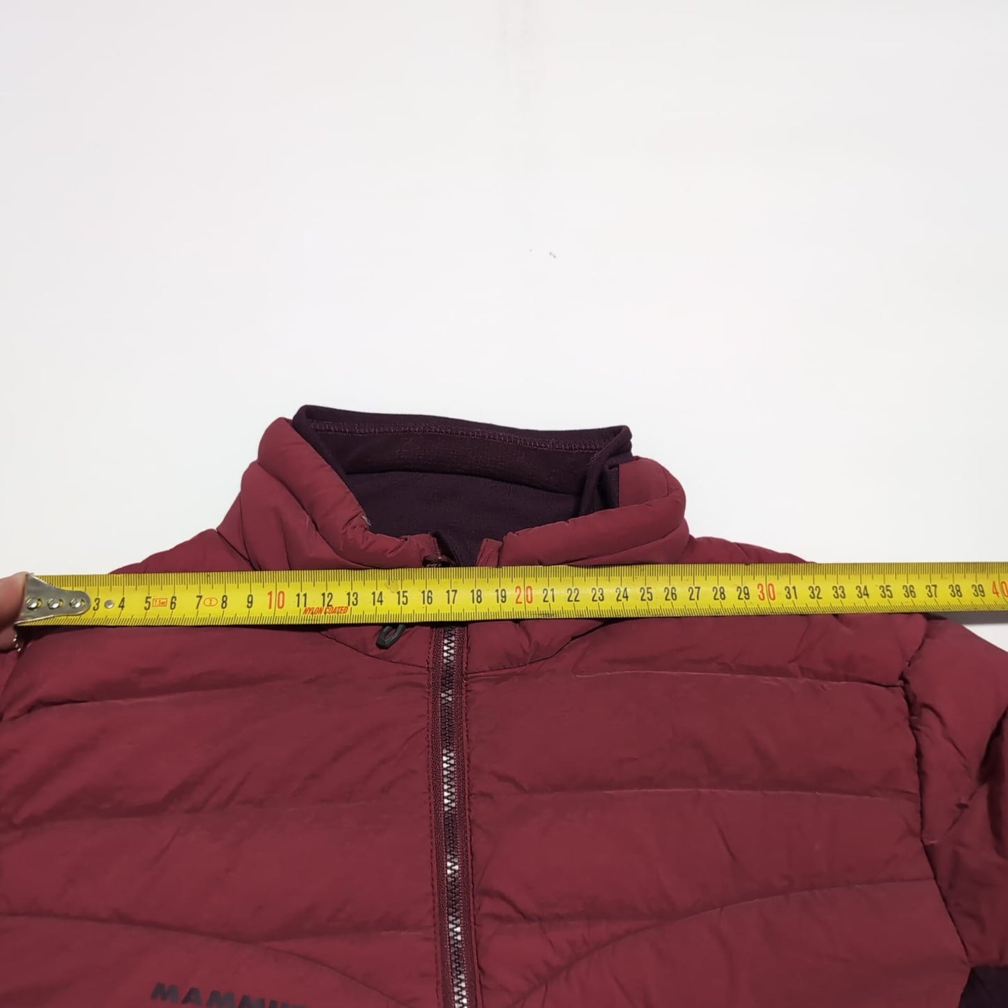 Daunen Hybrid Jacke von Mammut (S Damen) Beerenfarbig mit Aubergine