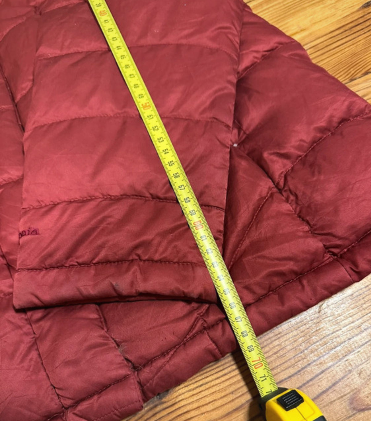 Patagonia Daunen Jacke (M Damen) mit Kapuze dunkelrot
