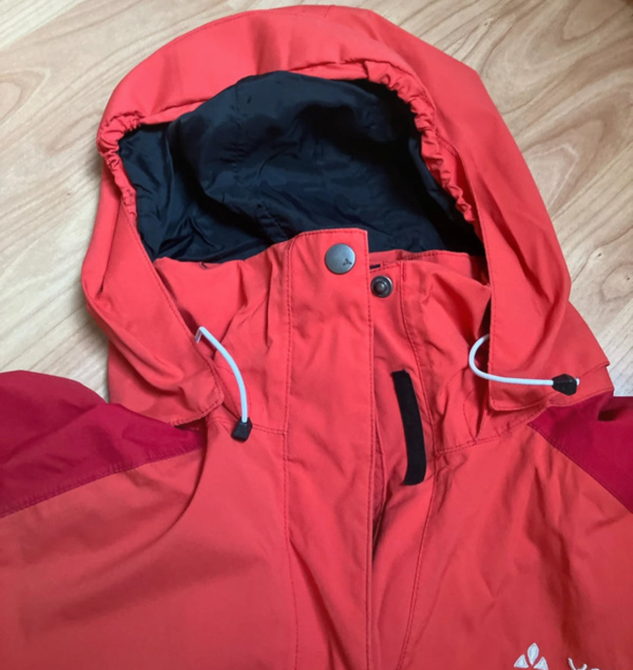 Regen Jacke von Vaude (M Damen) korallenrot Hardshell