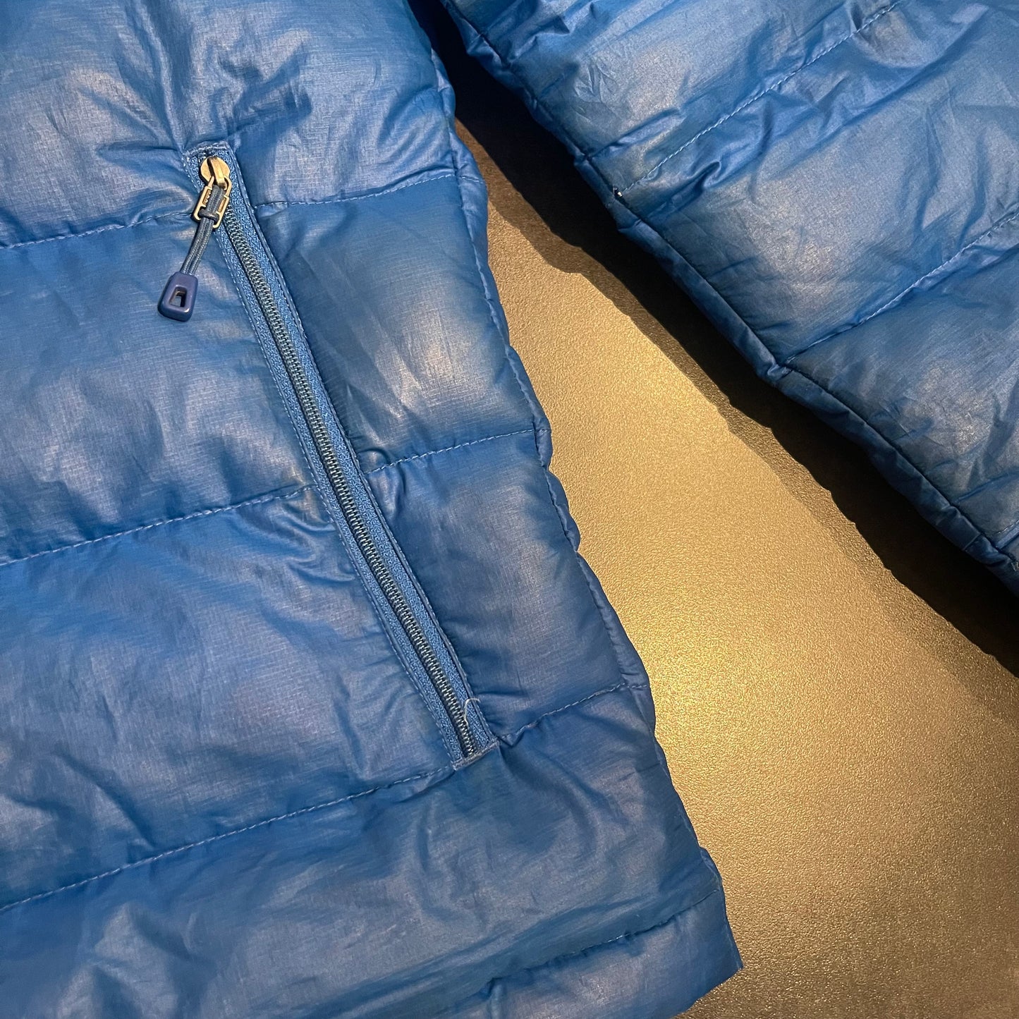 Daunen Jacke von Patagonia (M Herren ) blau mit Kapuze