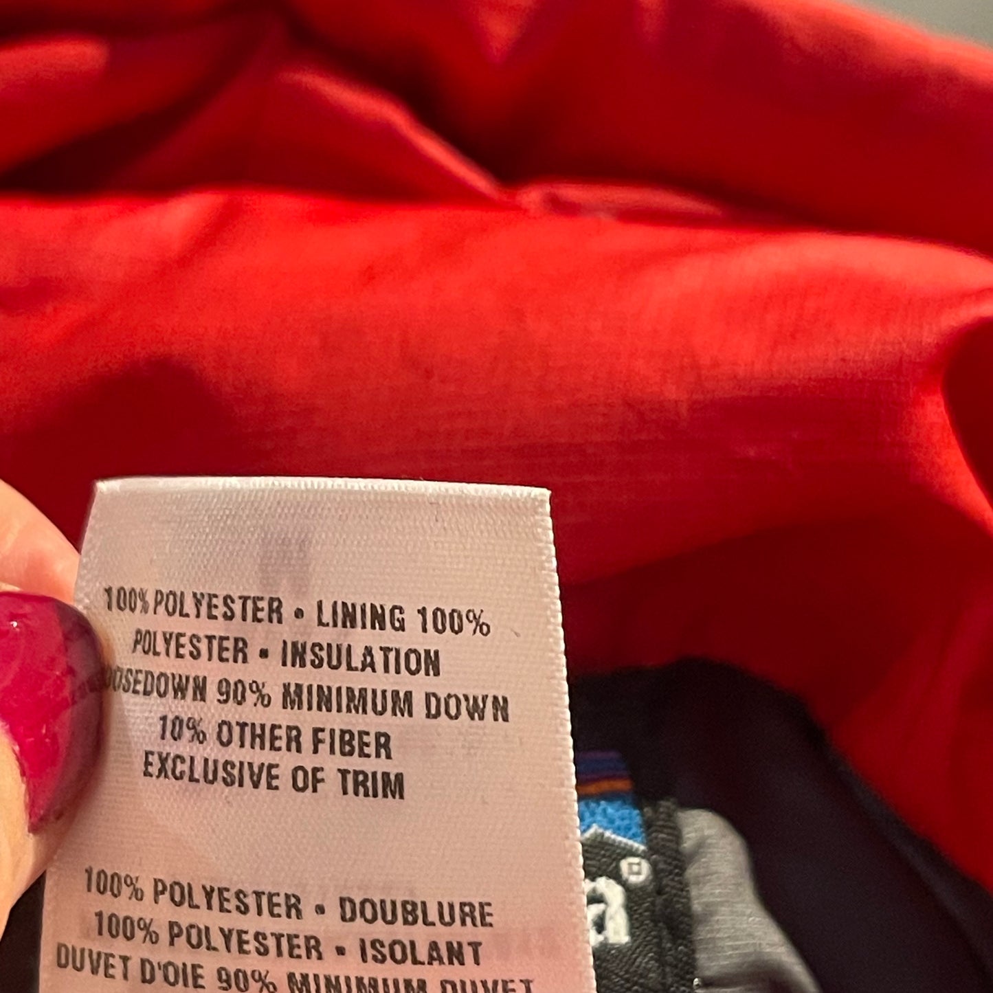 Patagonia Isolations- Daunen Jacke (M Herren) rot mit Kapuze