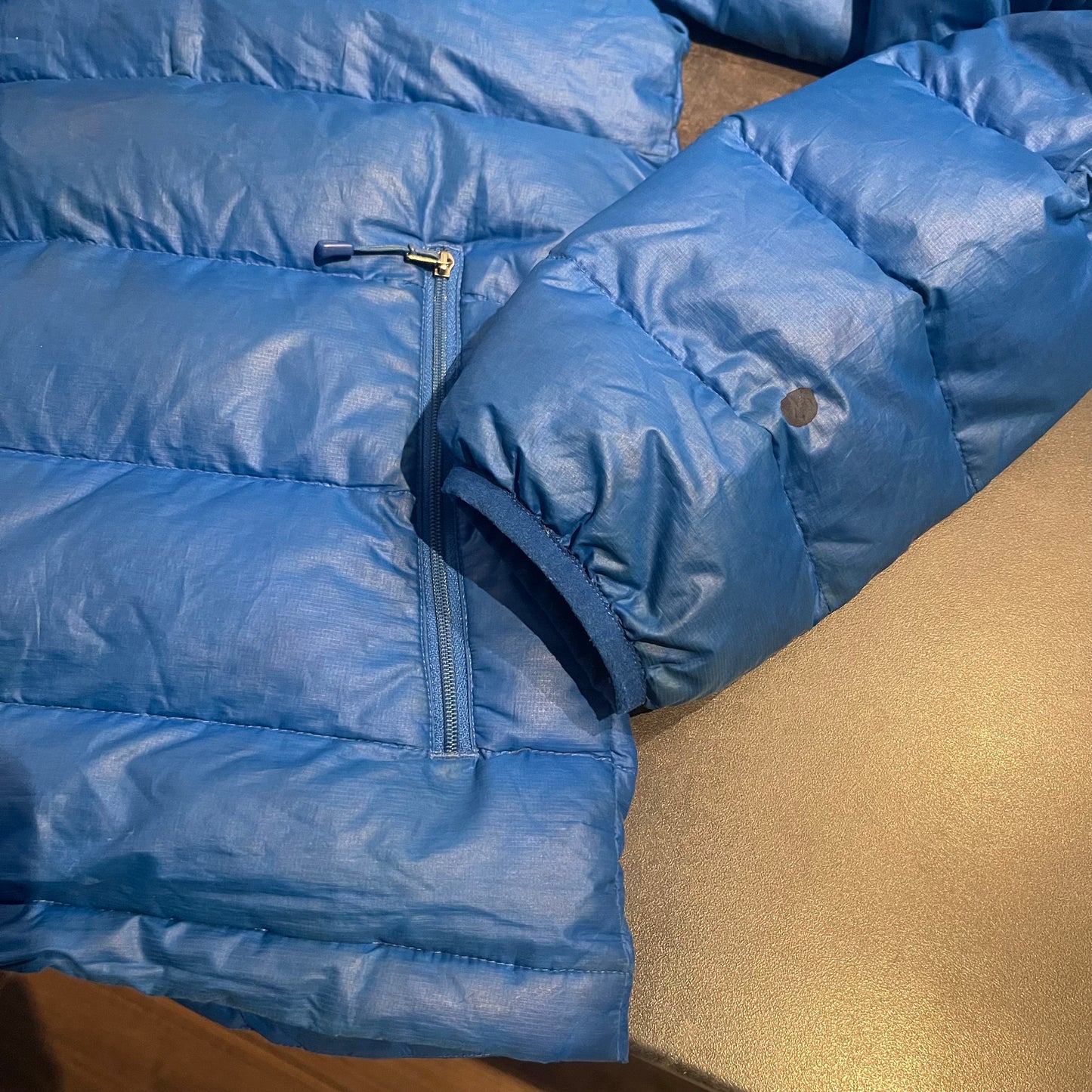 Daunen Jacke von Patagonia (M Herren ) blau mit Kapuze