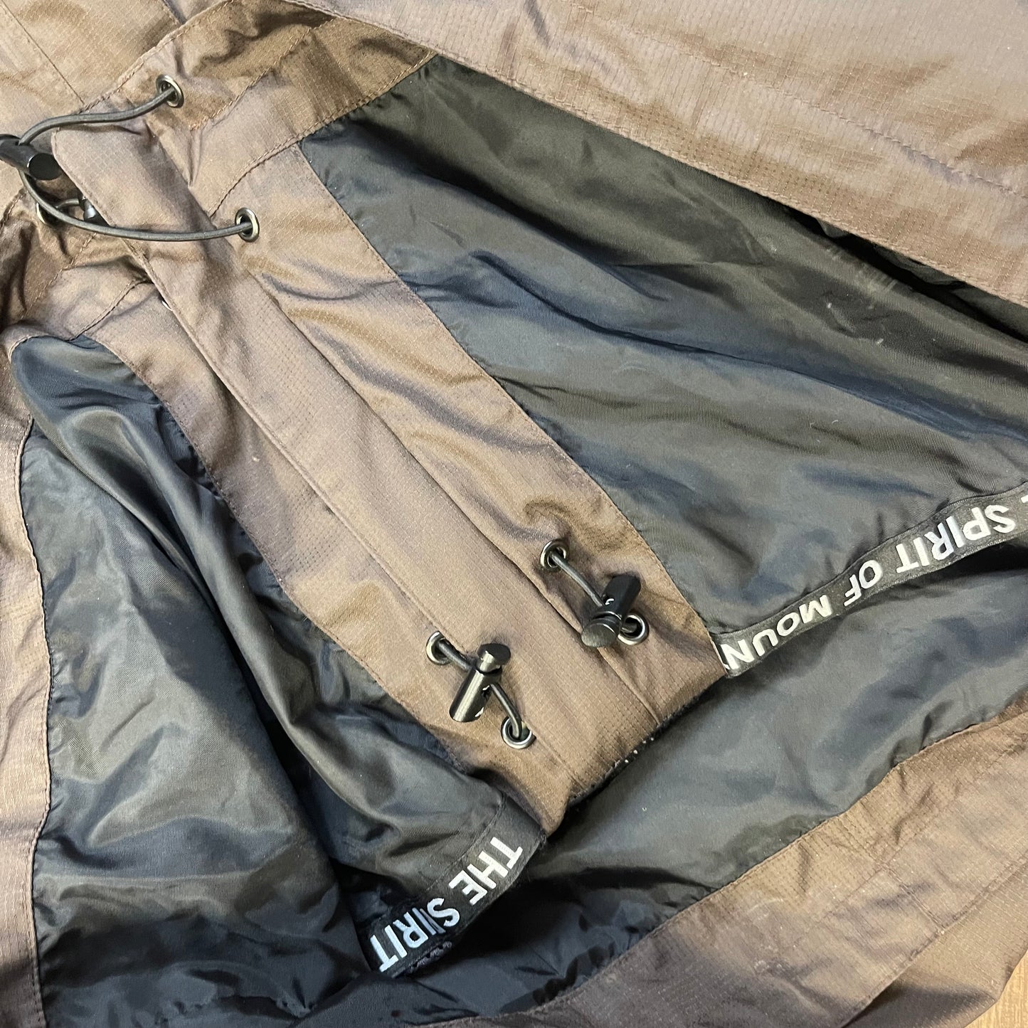 Funktions- Regen Jacke von Vaude (M Damen) braun