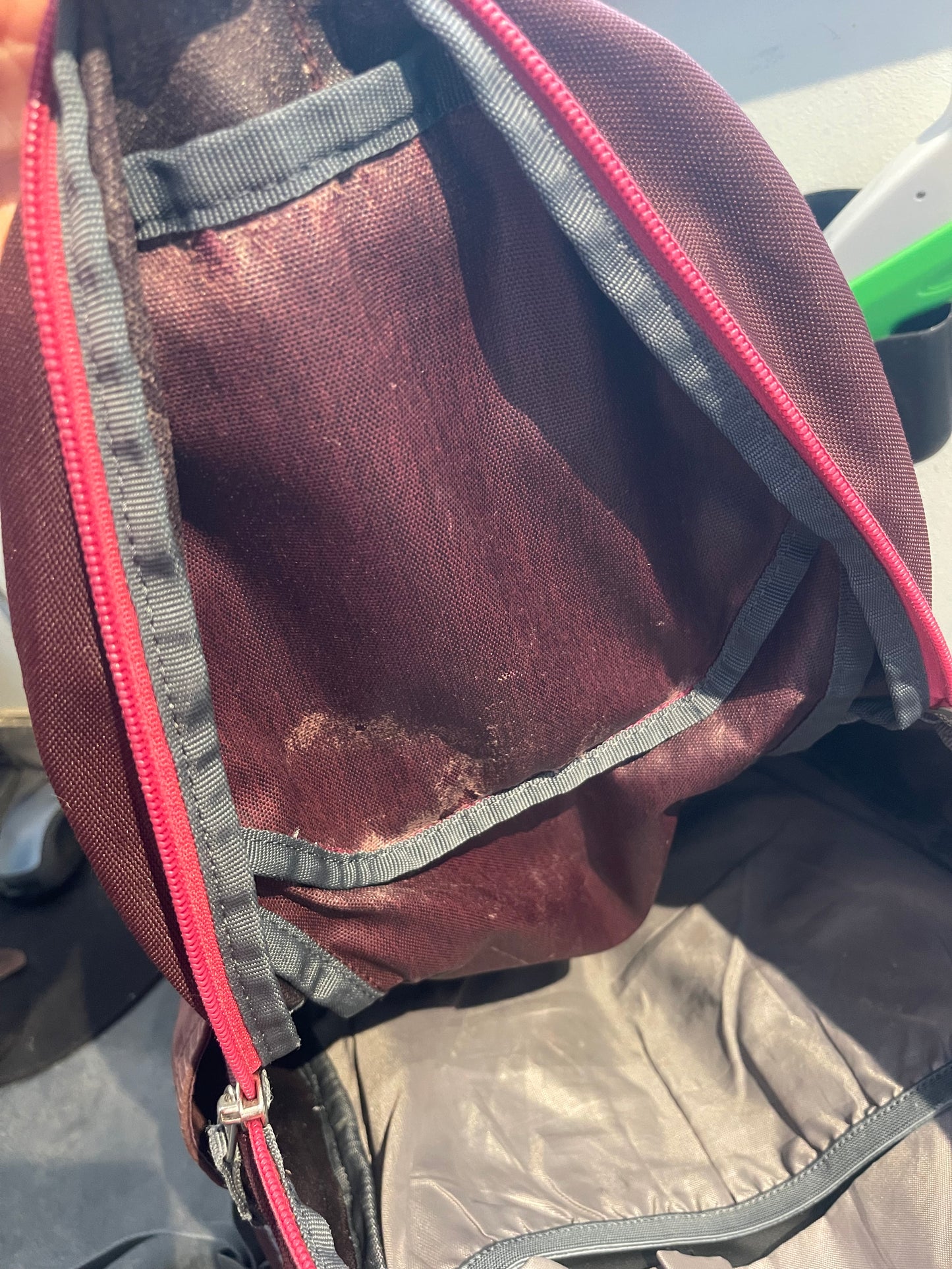 Deuter Rucksack beerenfarbig AirStripes - wanderlich.com