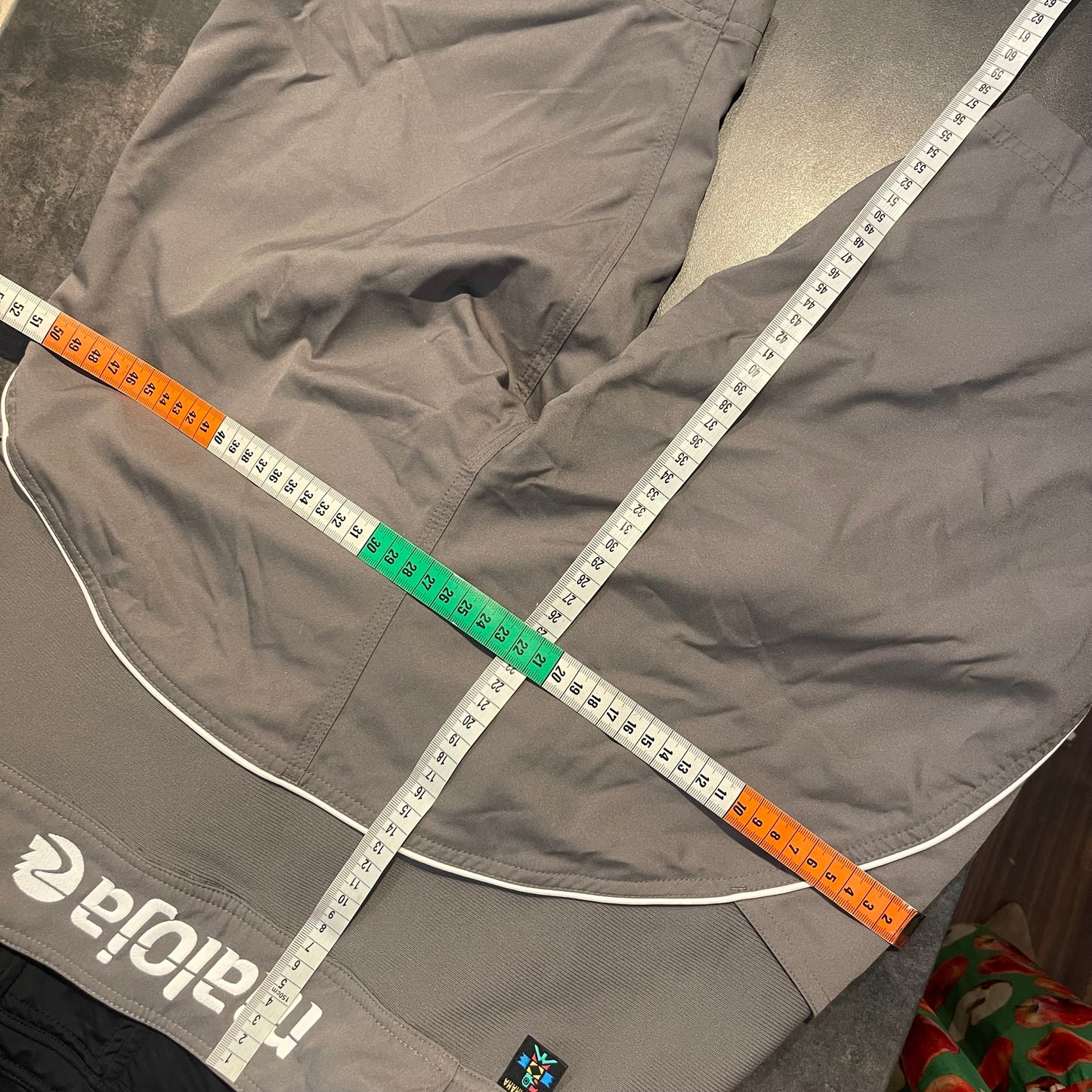 2in1 MTB Radshorts von Maloja (M Damen) grau innen gepolstert