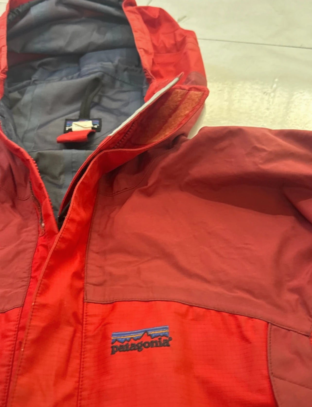 Snowboard Jacke von Patagonia (L Herren) Hardshell rot