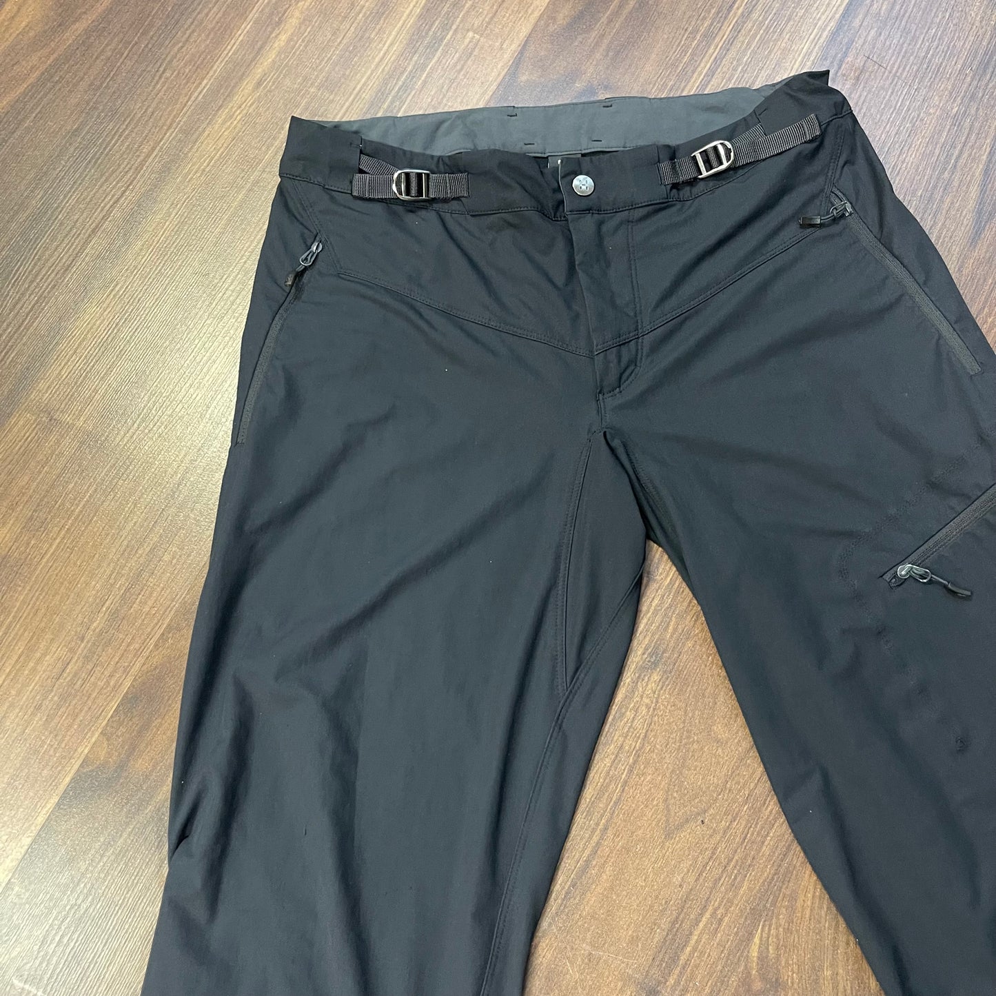 Leichte Trekking- Hose von Haglöfs (S Damen) elastisch schwarz