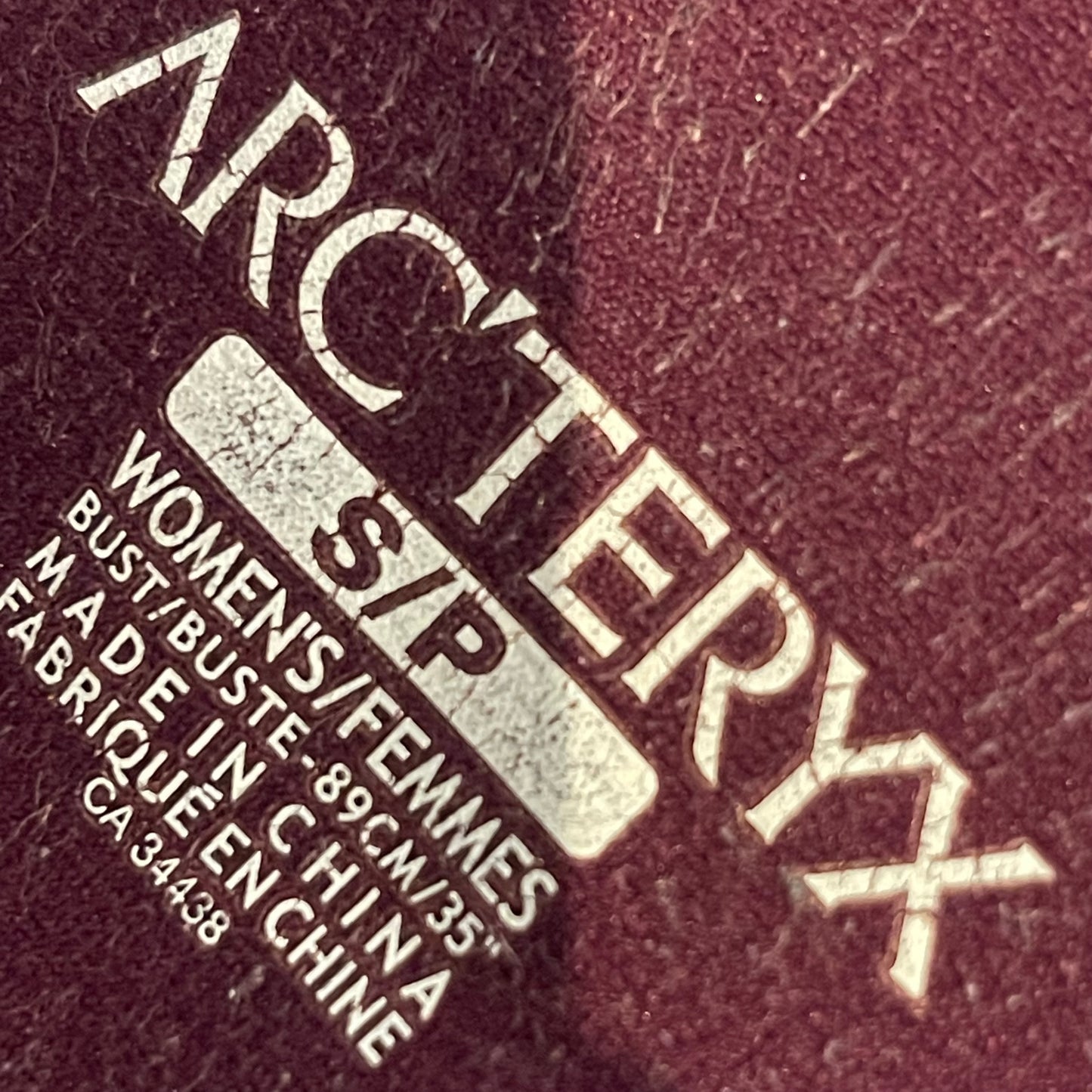 Fleece Jacke von Arcteryx (S Damen) Hoodie Cord Optik Pflaume