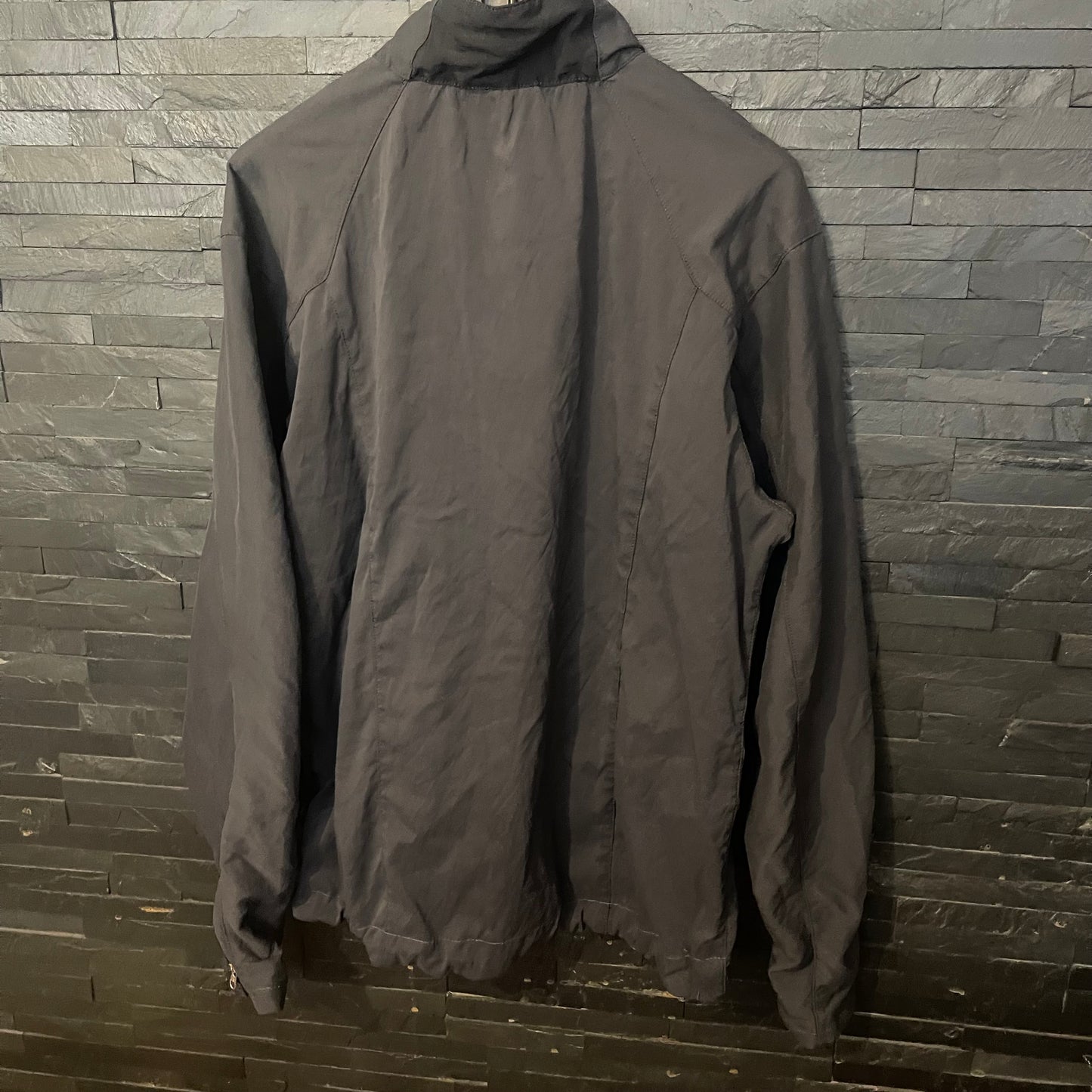Leichte Jacke Patagonia (Herren S / Damen M) in Anthrazit