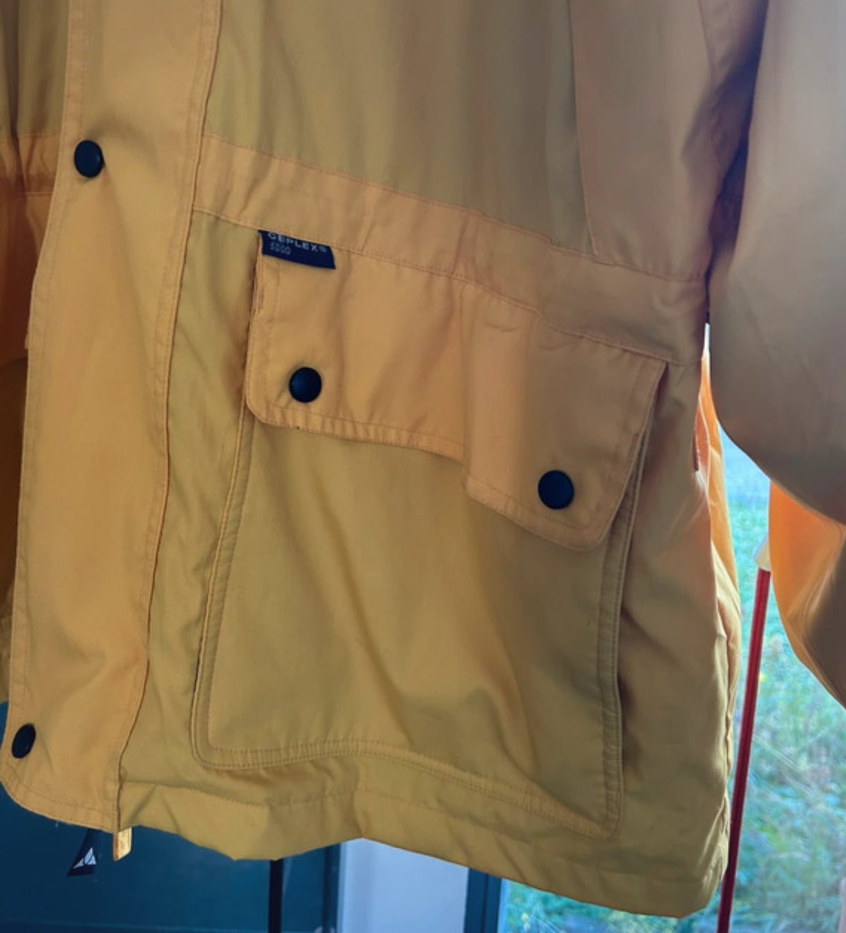 Leicht gefütterte Regen Jacke von Vaude (XL Herren) gelb schwarz