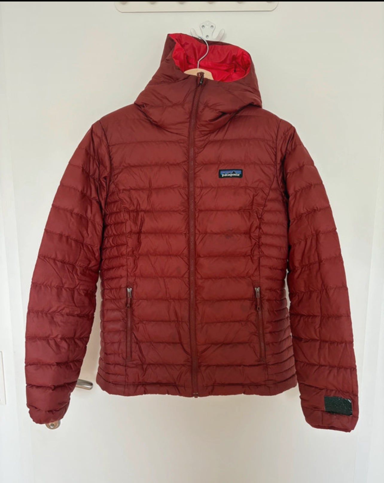 Patagonia Daunen Jacke (M Damen) Isolation Bordeaux rot