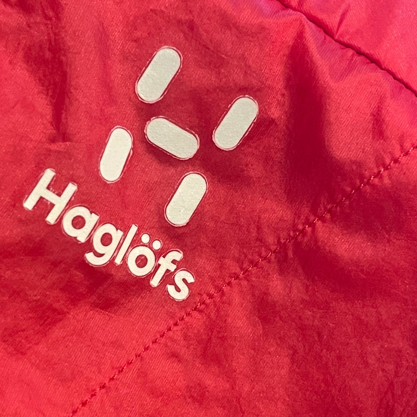 Ultraleichte Isolations Jacke von Haglöfs (S Damen) Kunstdaune rot
