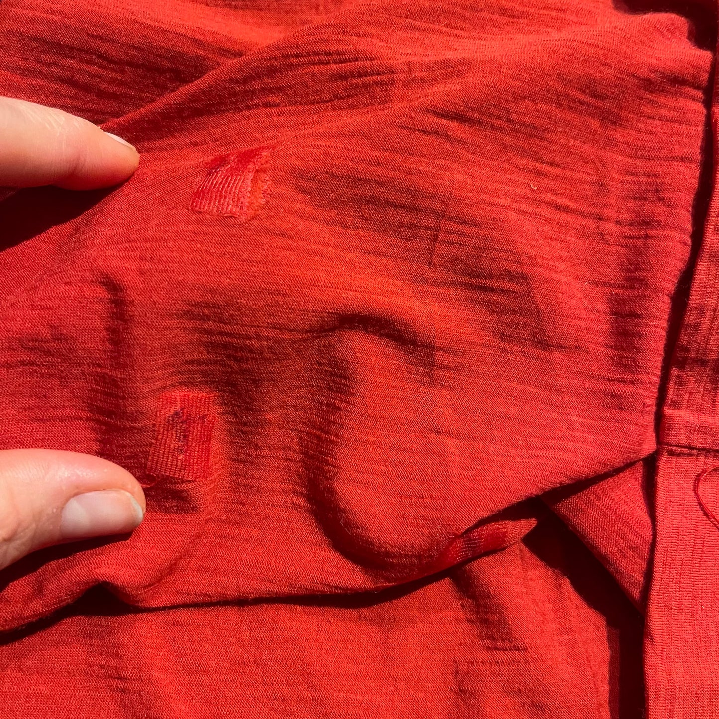 Merino T-Shirt von Icebreaker (M Herren) rot mit Print Bergwandern