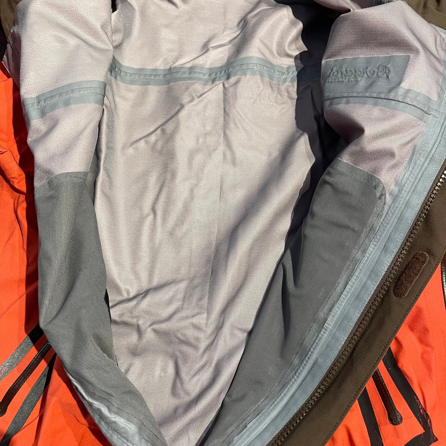 Wasserdichte Jacke von Bergans of Norway (M Herren /L Damen) aprikot