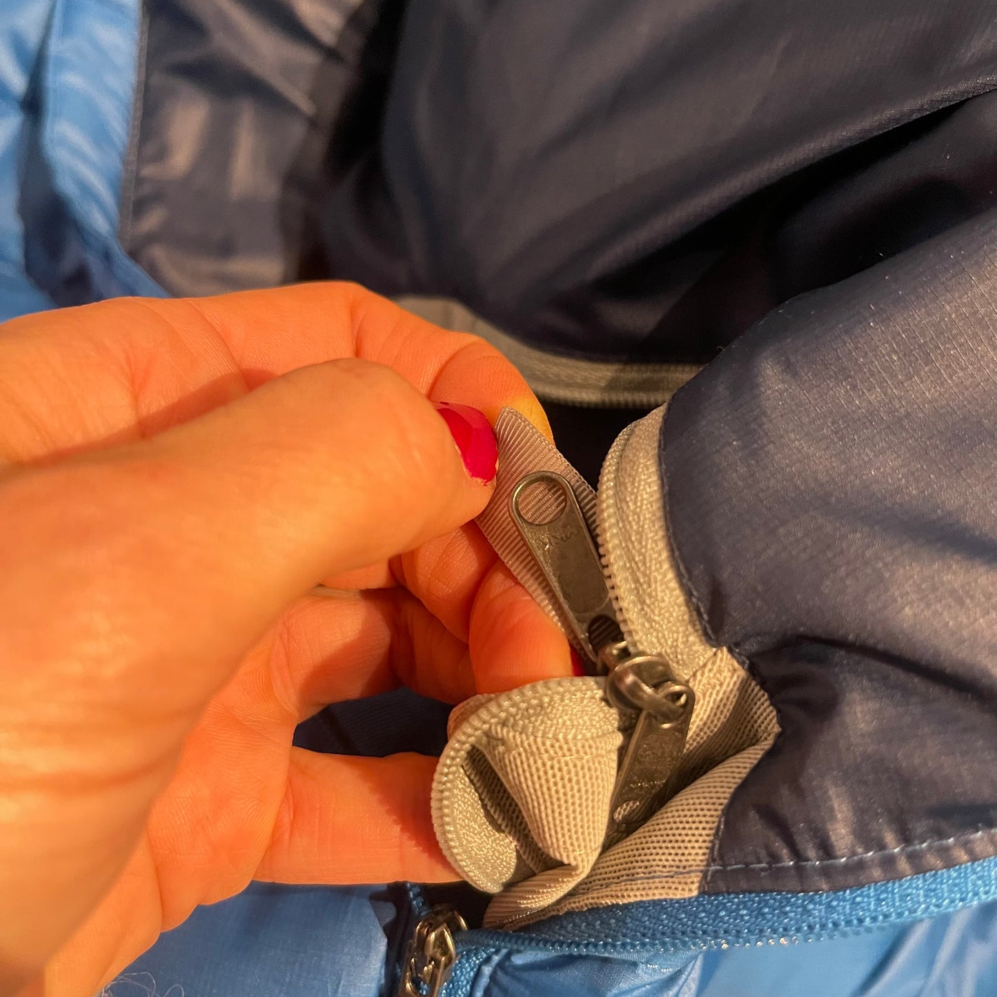 Patagonia Daunen Weste (L Herren) blau