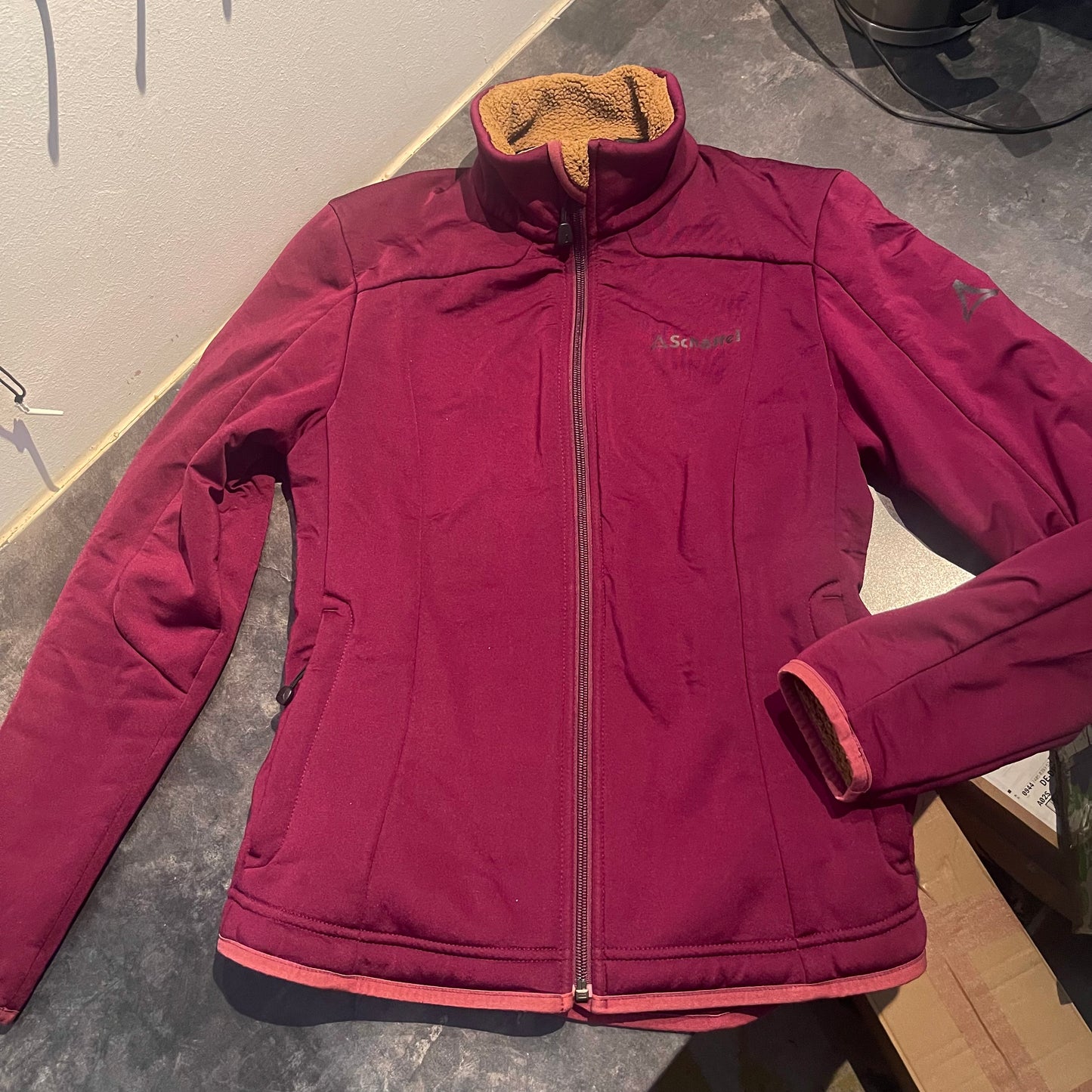 Gefütterte Softshell Jacke von Schöffel (S Damen) bordeaux / Aubergine