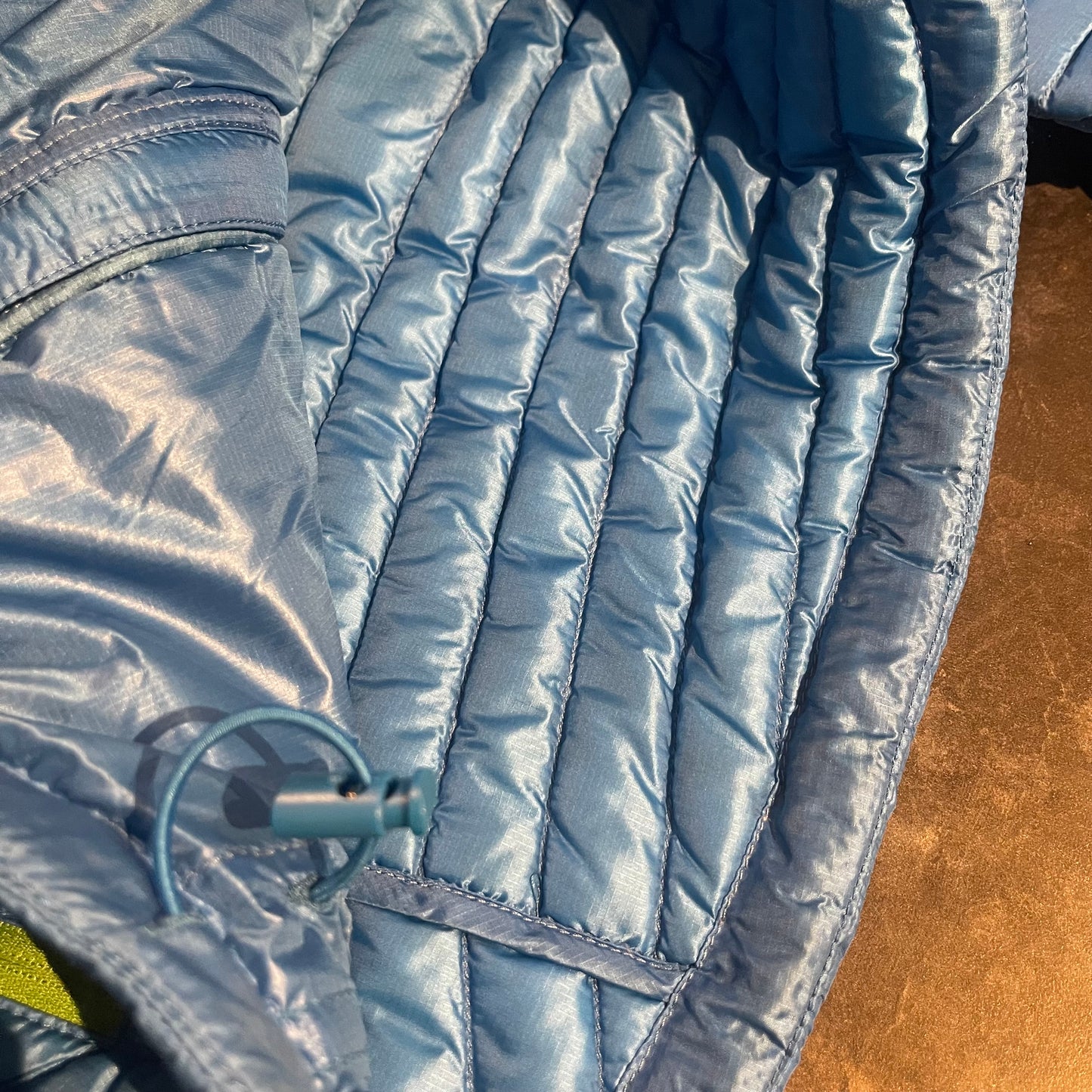 Daunen Jacke von Vaude (XL /52 Damen) wasserabweisend blau