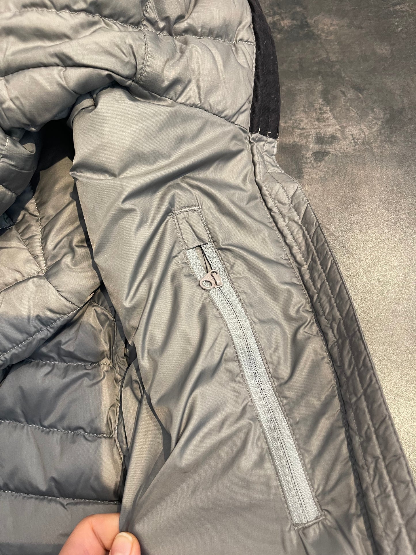 Daunen Jacke von Bergans (L Herren) Steppjacke mit Kapuze grau