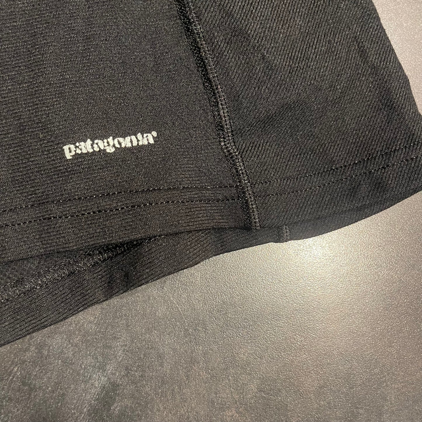 Longsleeve Patagonia (SDamen) Funktionsshirt aus Capilene neck zip schwarz