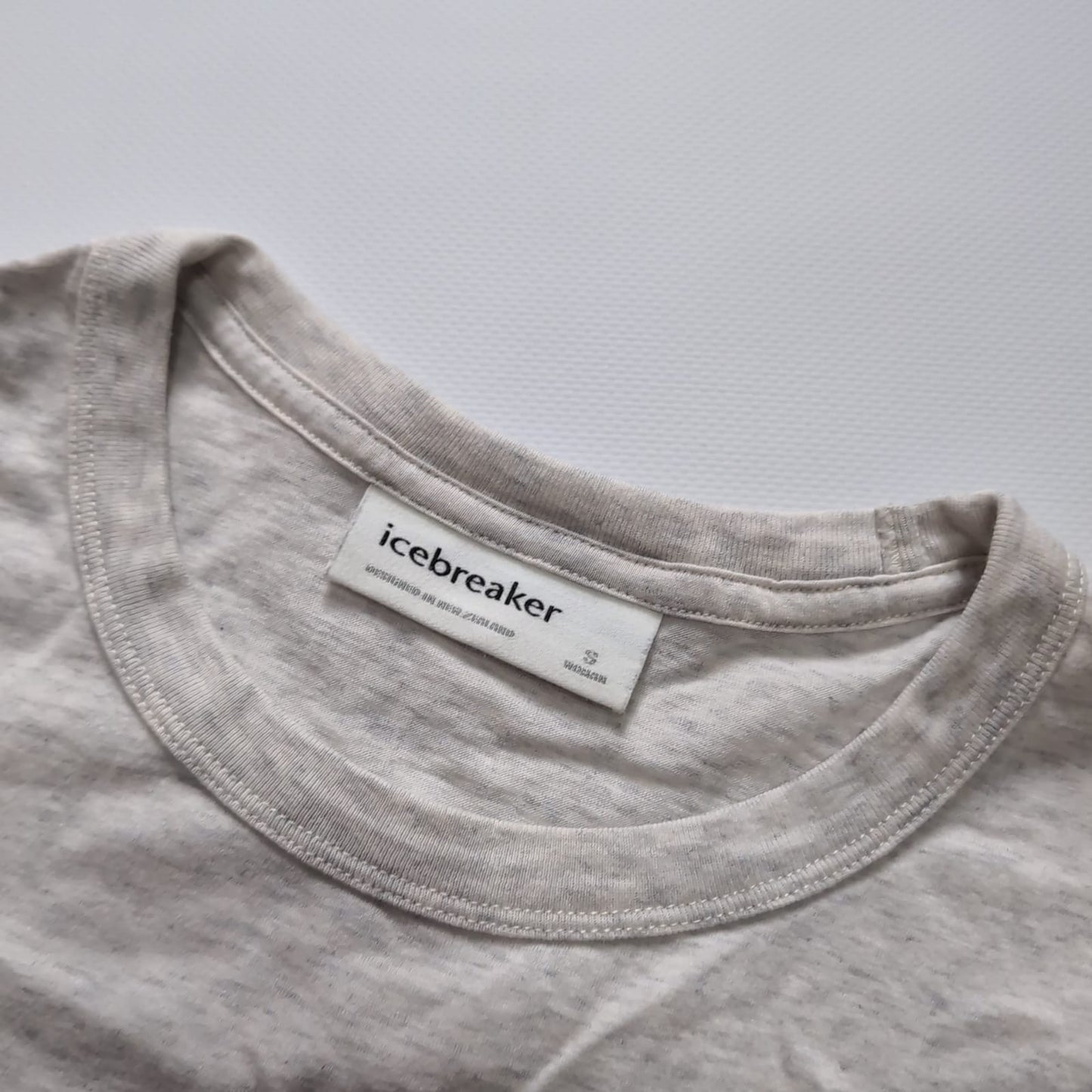 Merino T-Shirt von Icebreaker (Damen S) weiß Brustprint