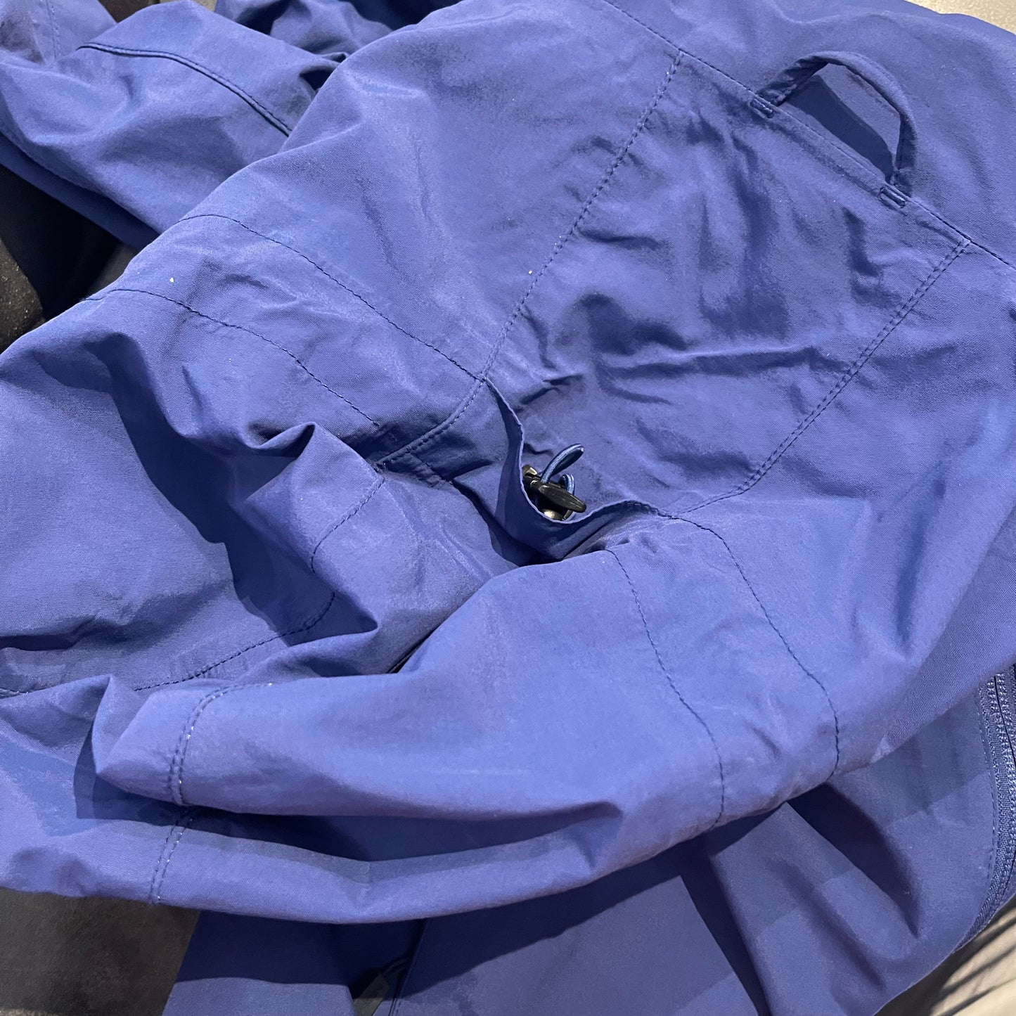 Regen Jacke von Vaude (M Damen) dunkelblau Hardshell